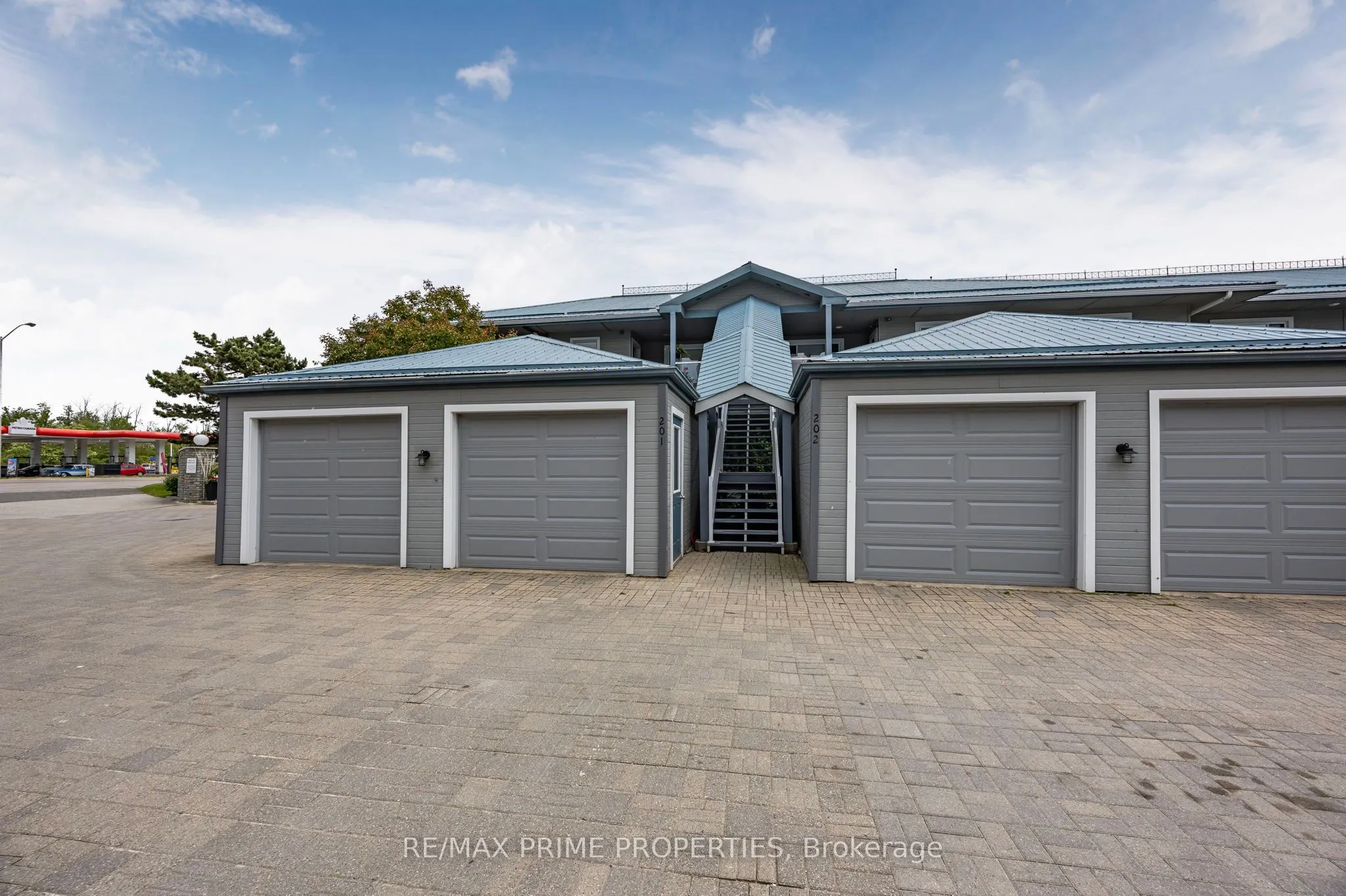 585 Atherley Road, #201