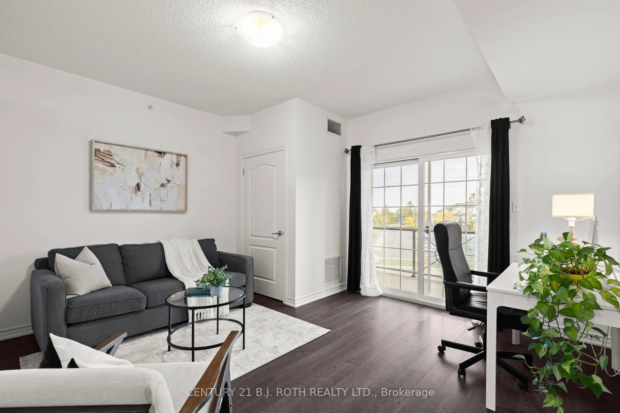 40 FERNDALE Drive S, #204