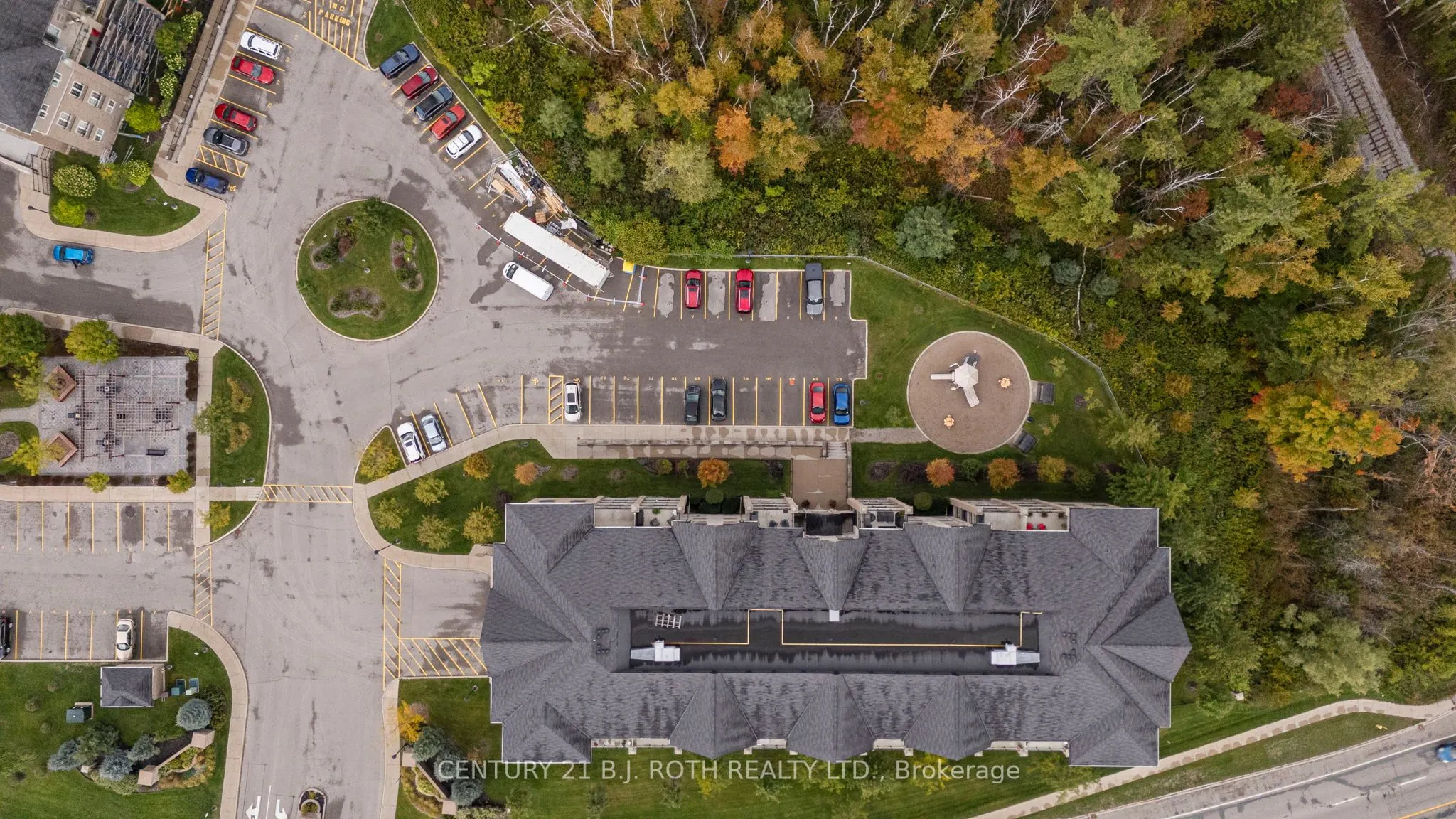40 FERNDALE Drive S, #204