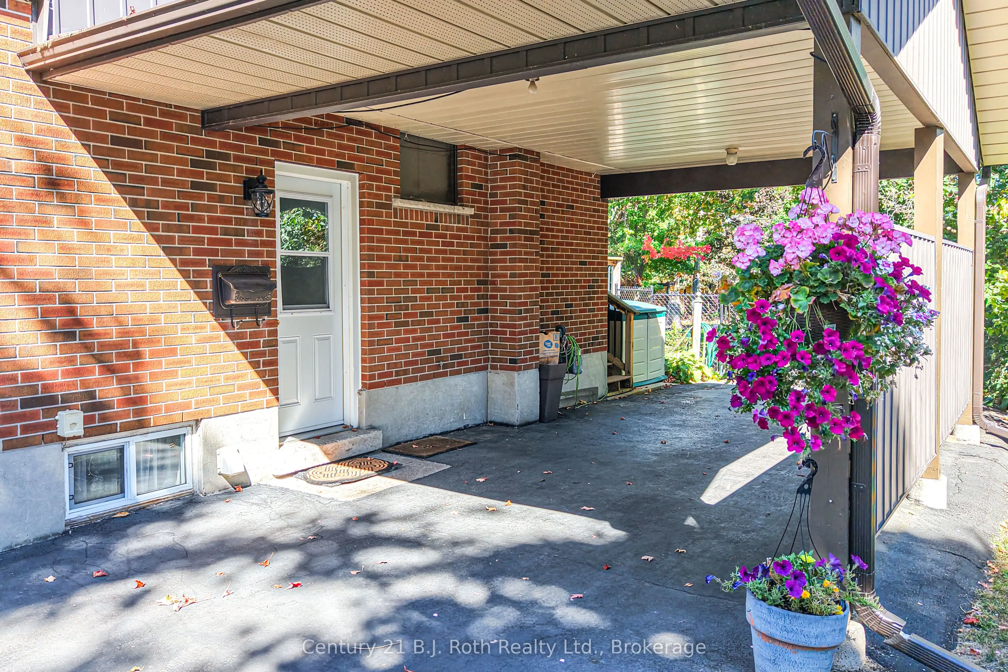262 Lawrence Avenue