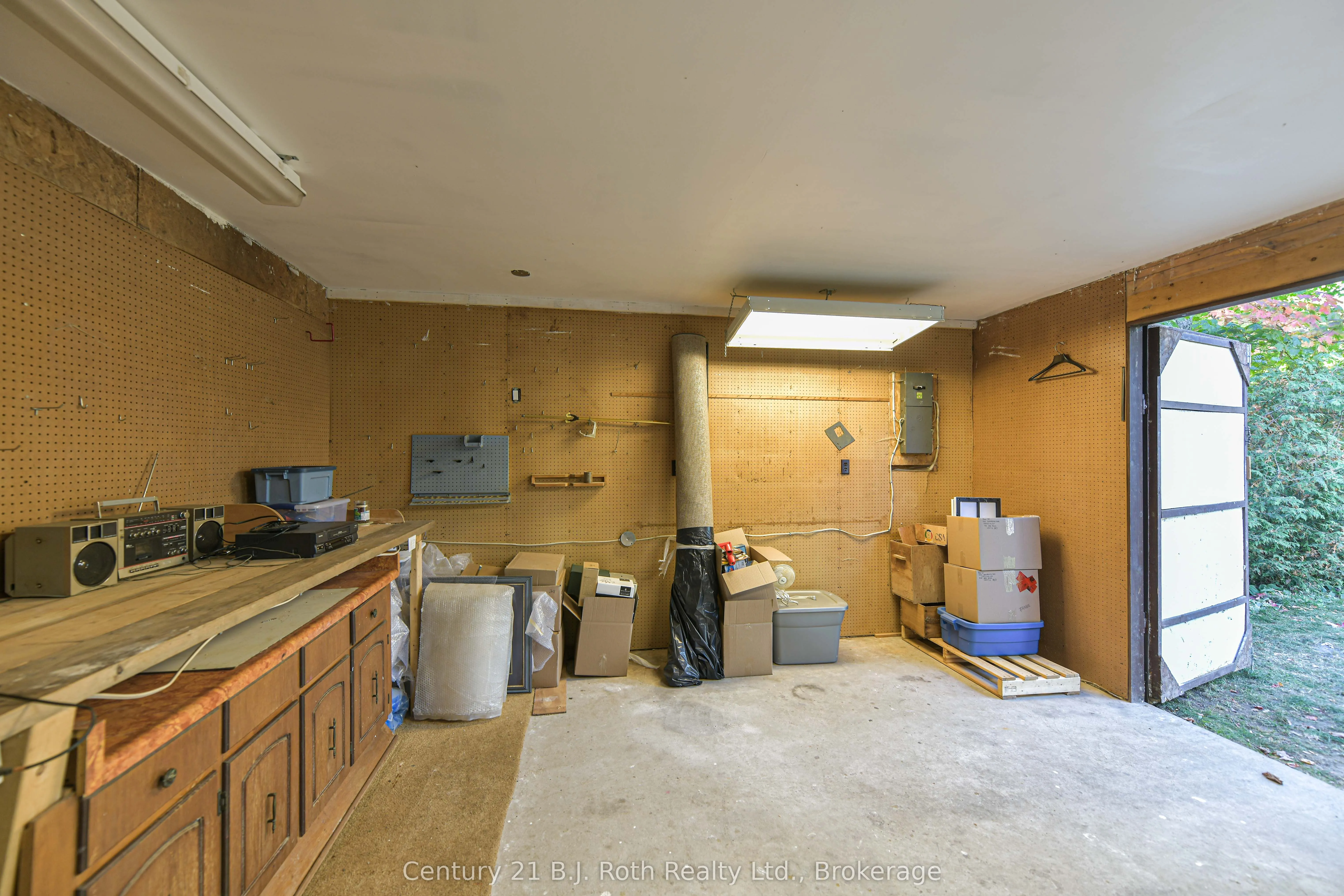 262 Lawrence Avenue