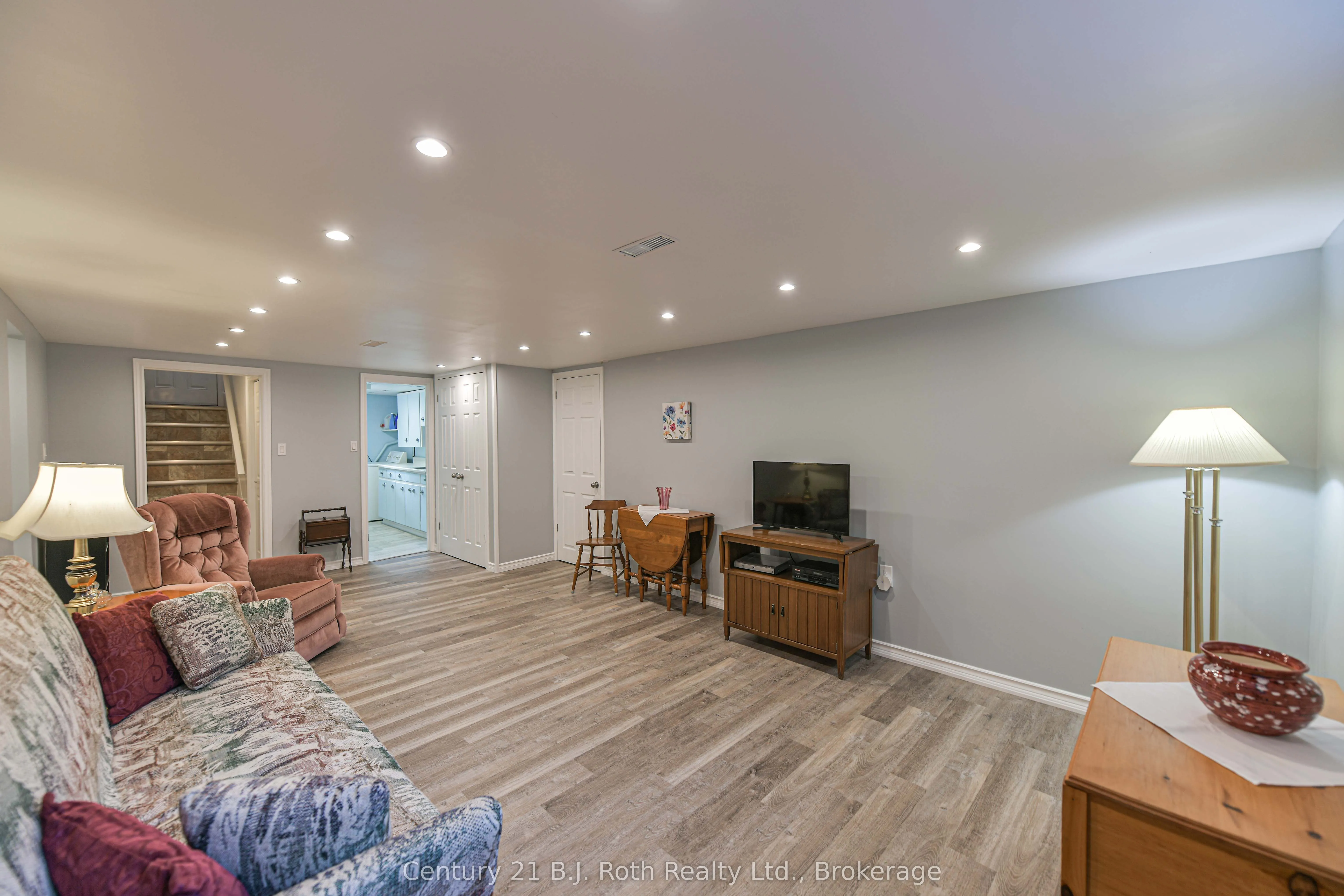 262 Lawrence Avenue