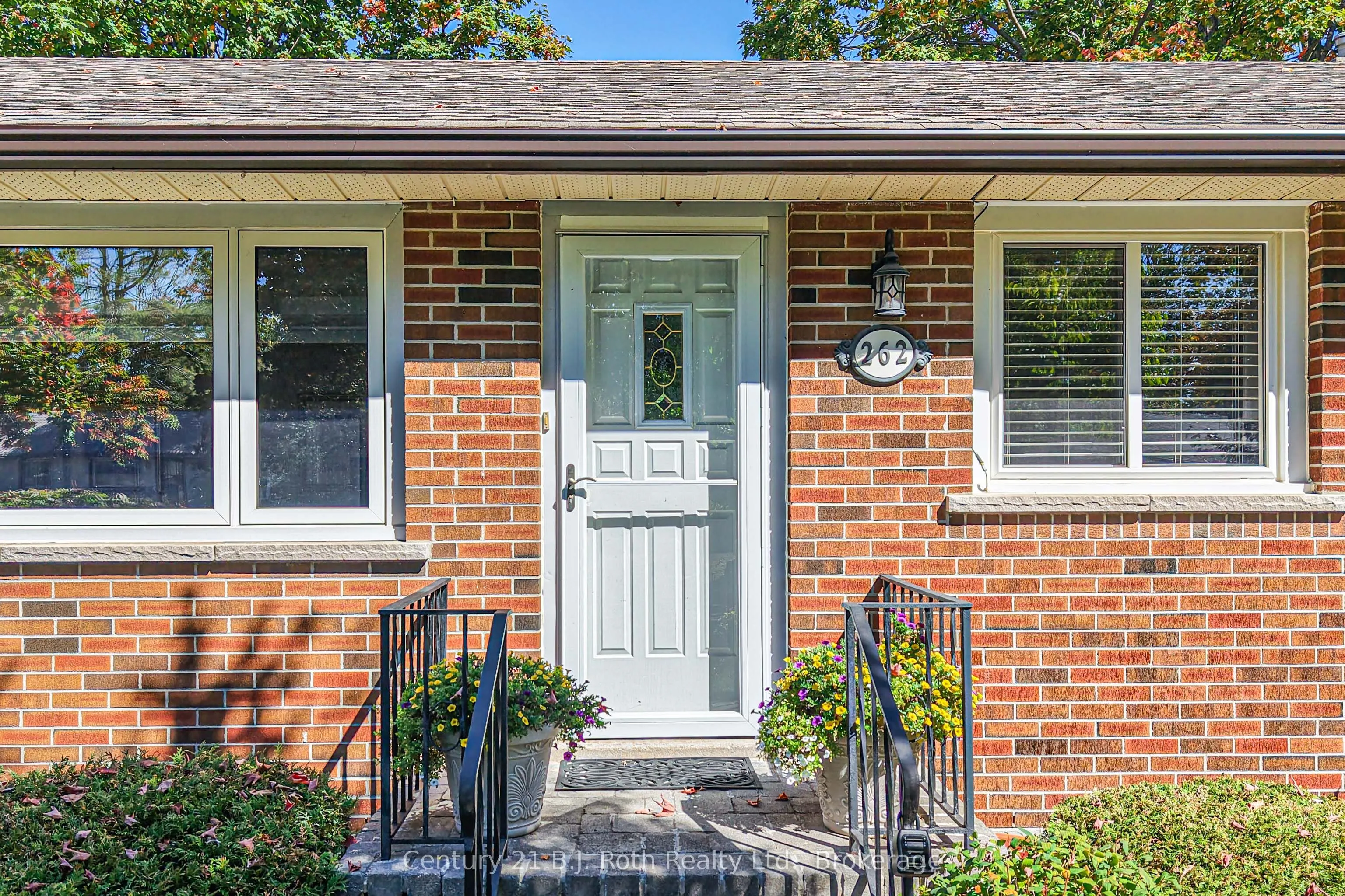 262 Lawrence Avenue