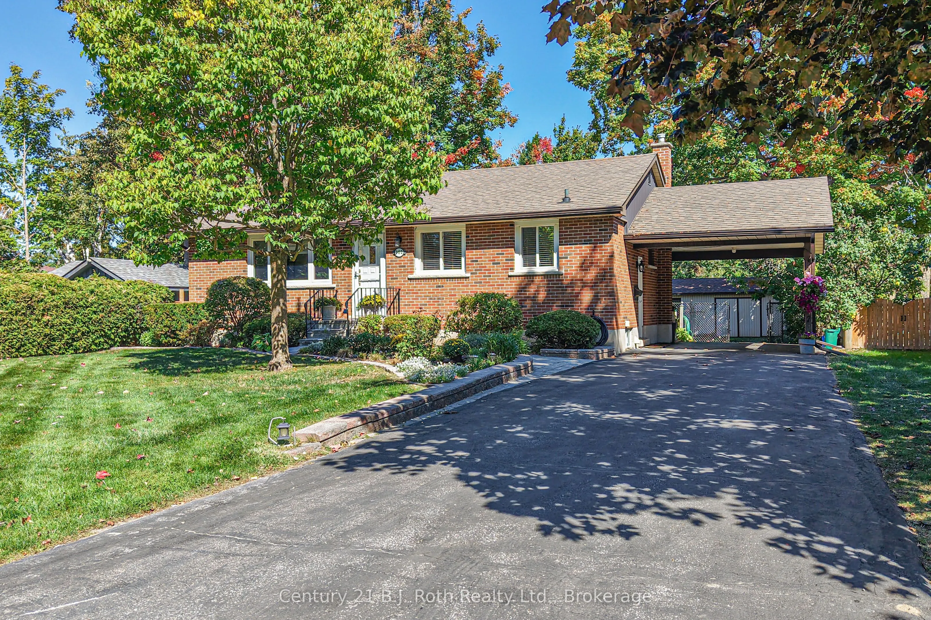262 Lawrence Avenue