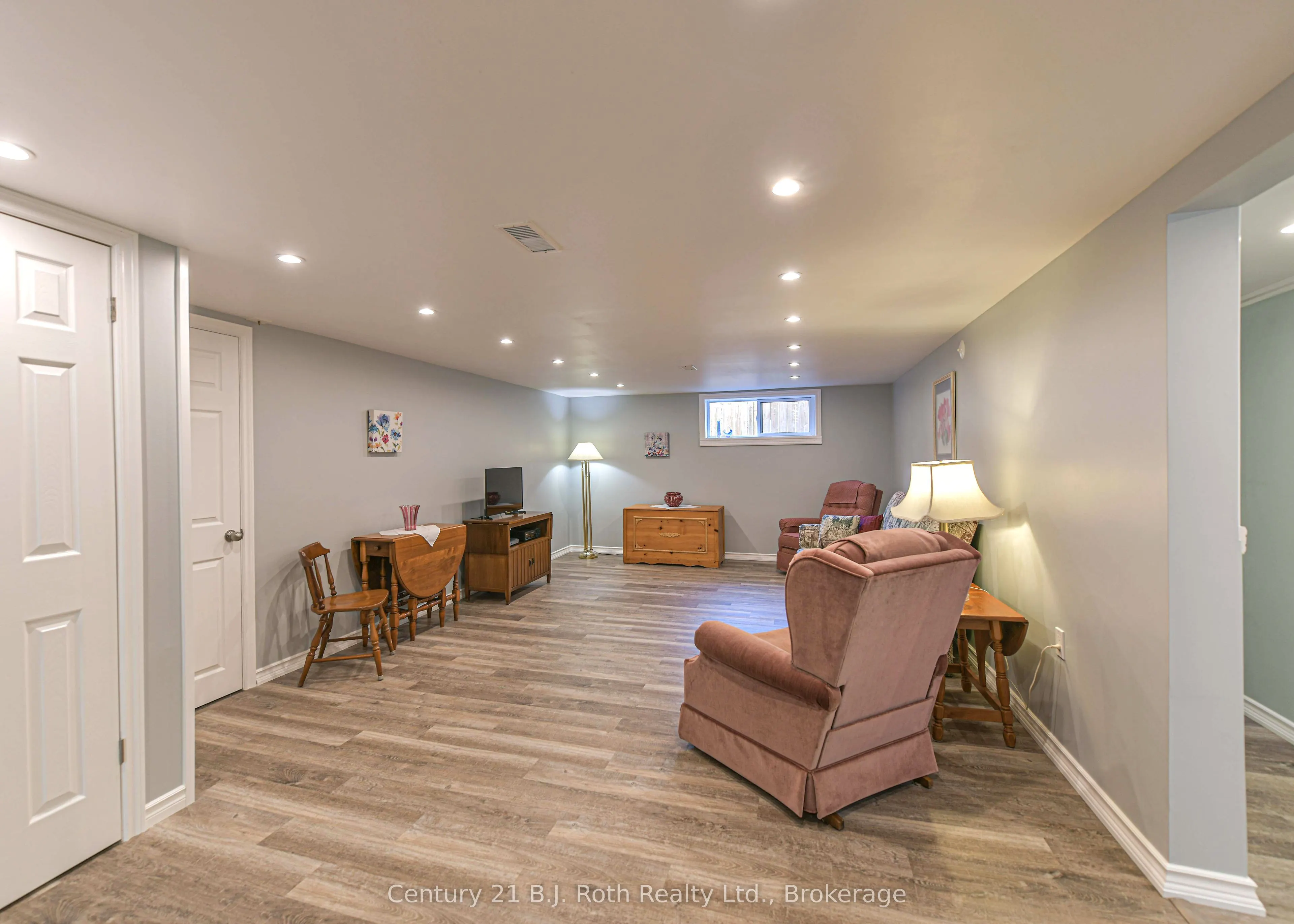 262 Lawrence Avenue
