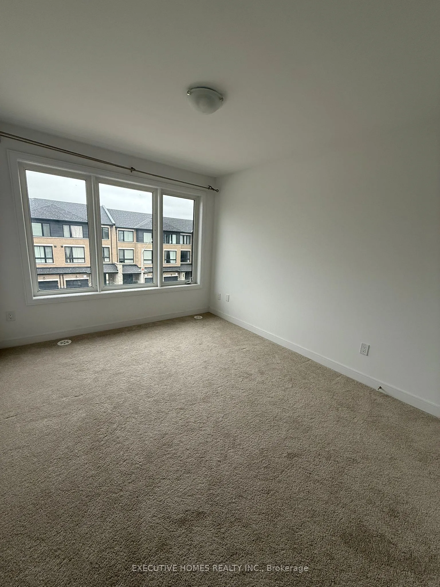 10 Blue Forest Crescent