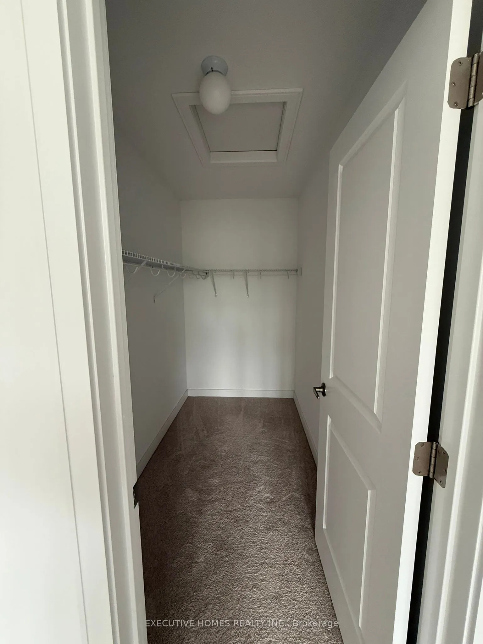 10 Blue Forest Crescent