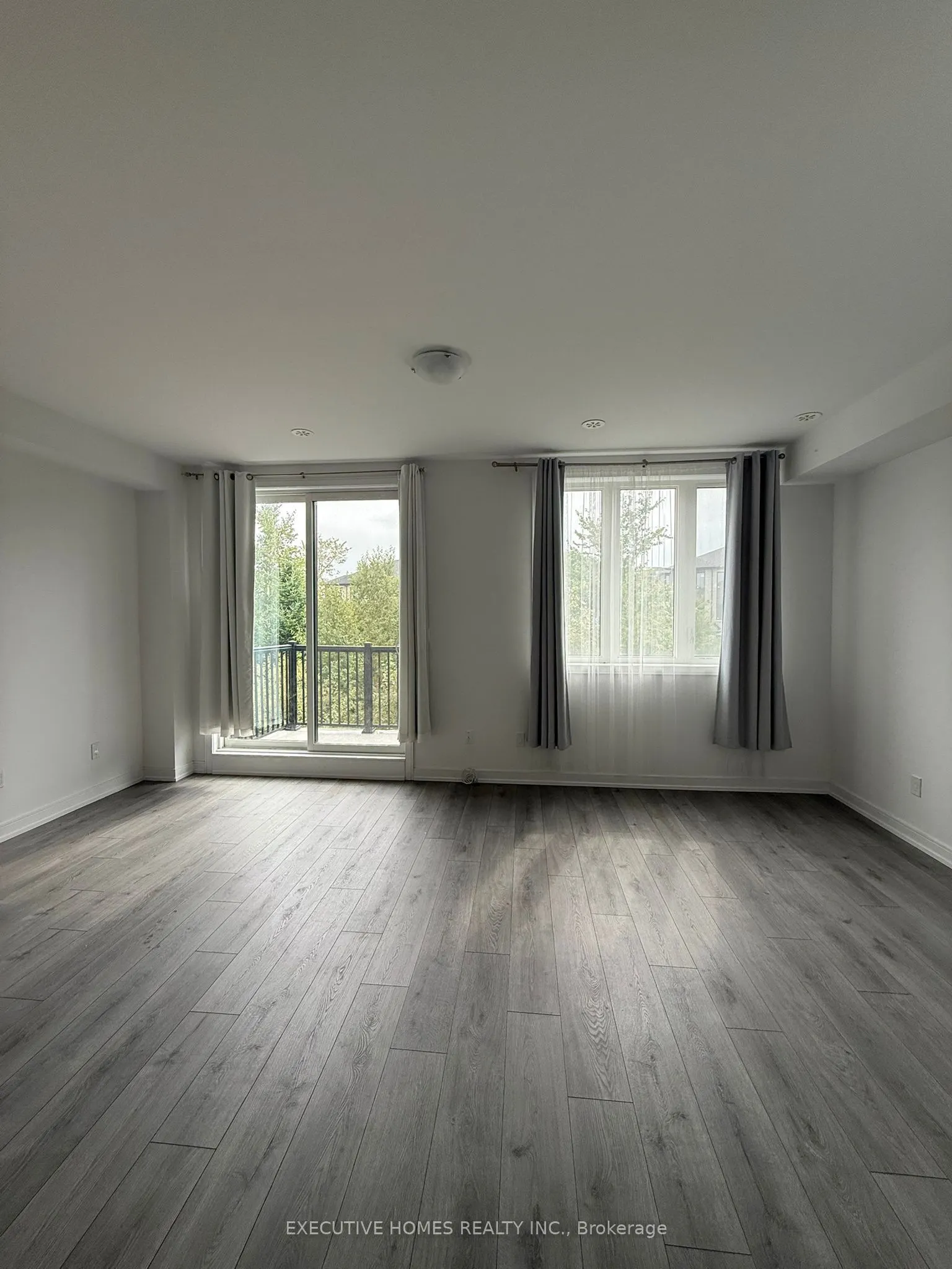 10 Blue Forest Crescent