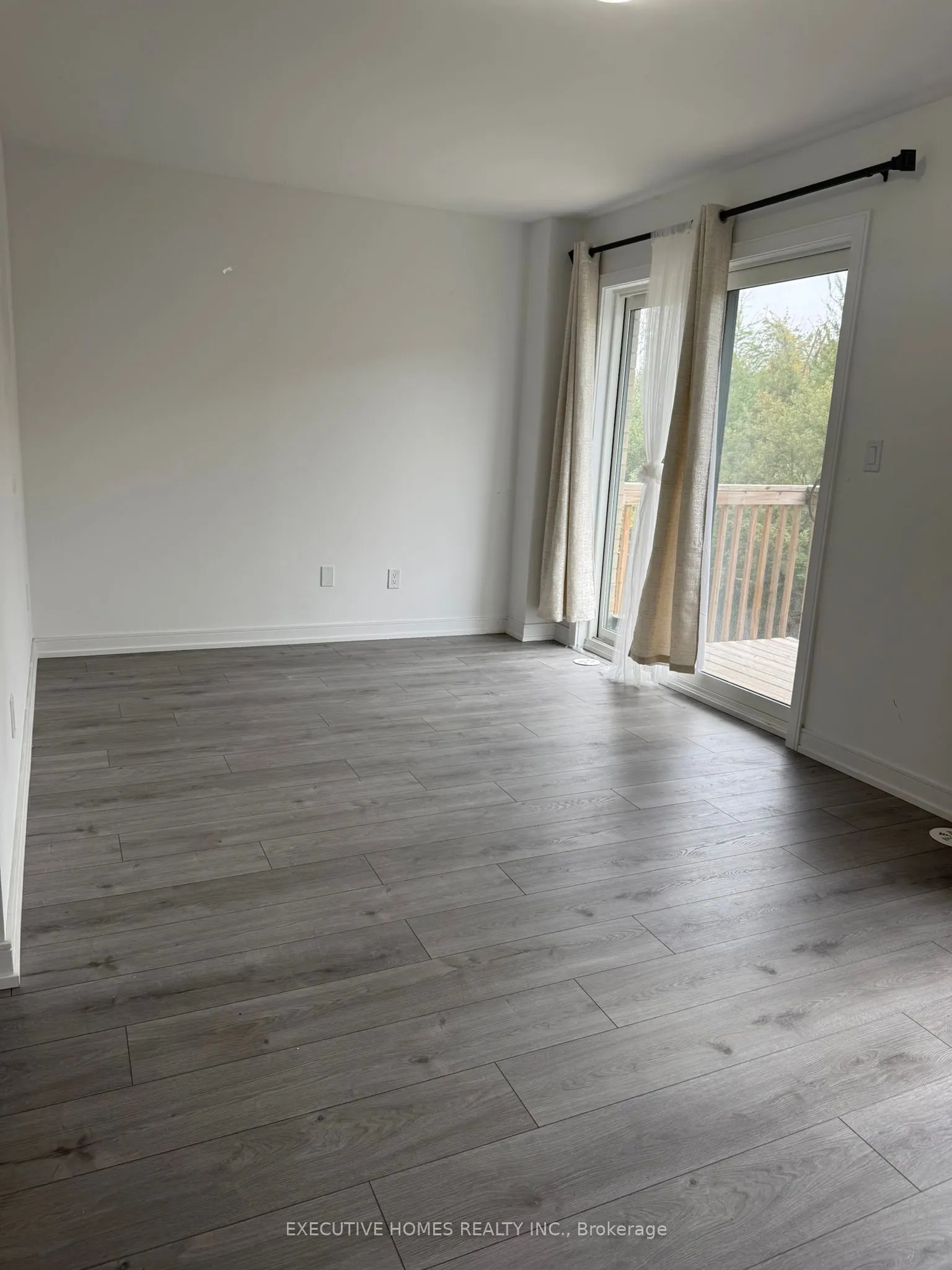 10 Blue Forest Crescent