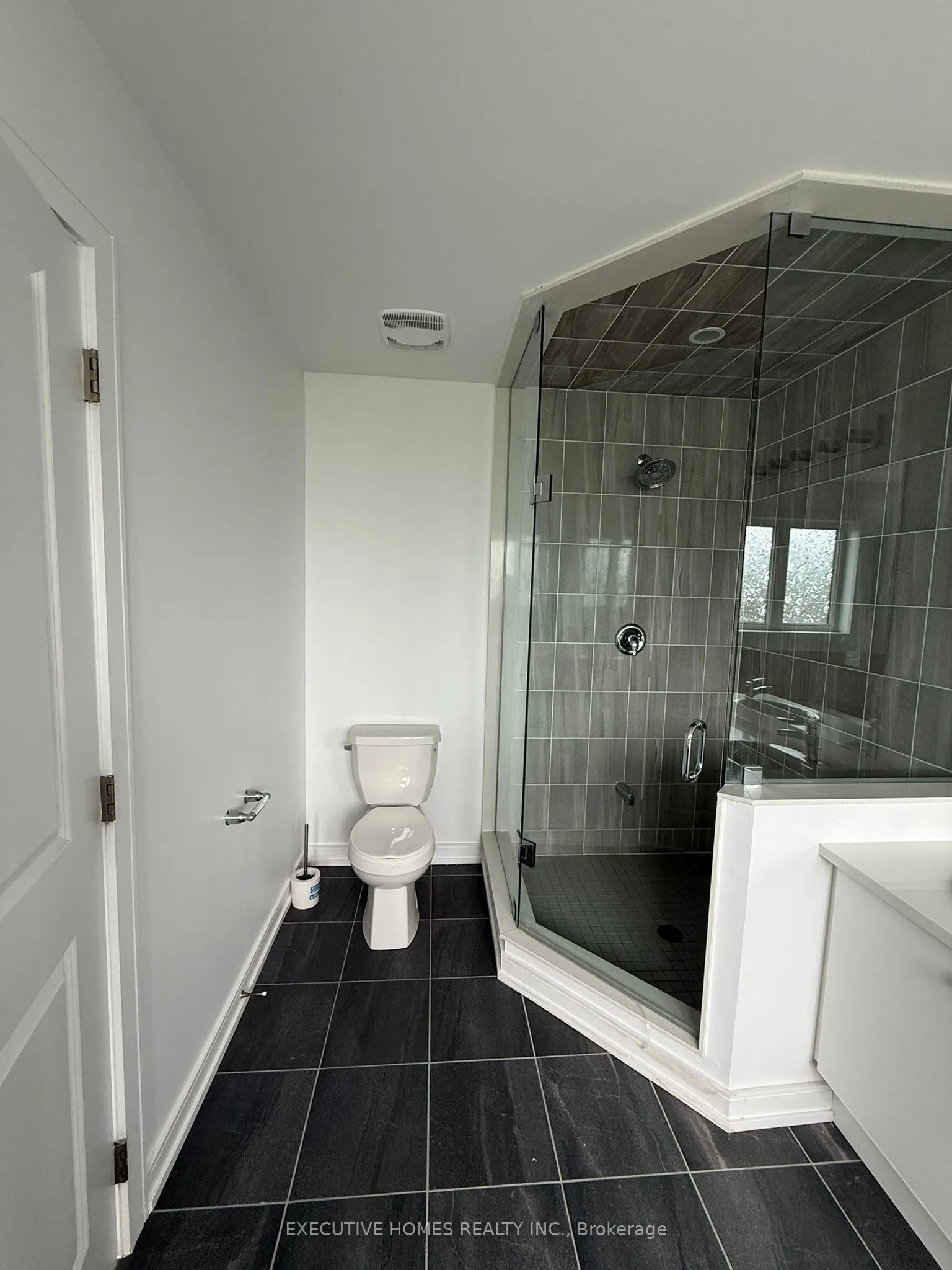 10 Blue Forest Crescent