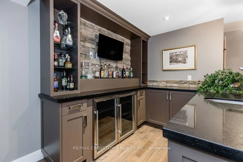 25 MENNILL Drive