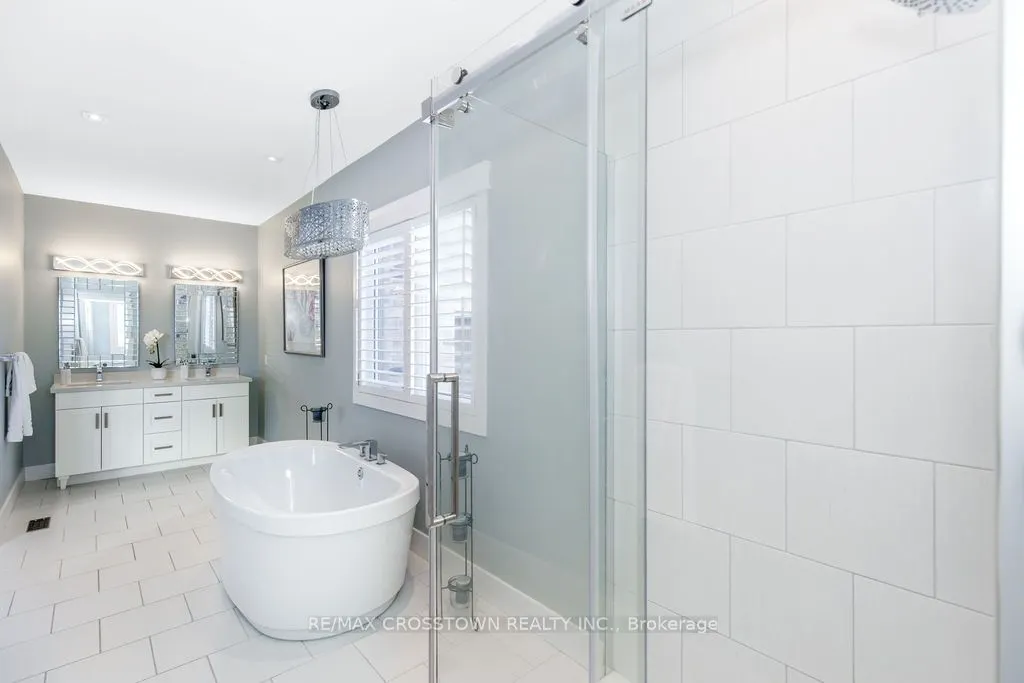 25 MENNILL Drive