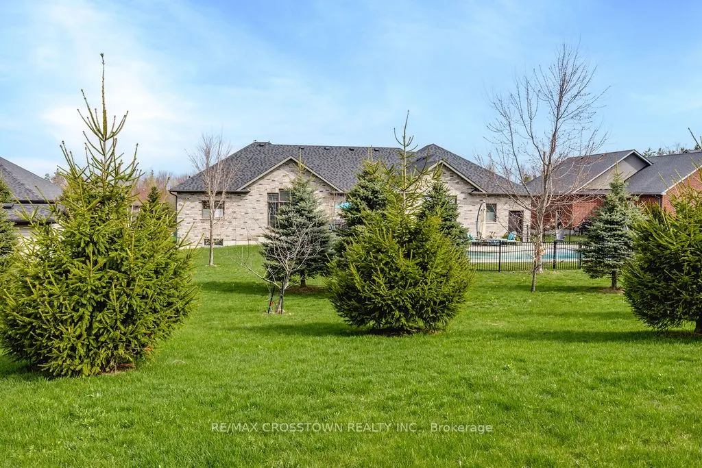 25 MENNILL Drive