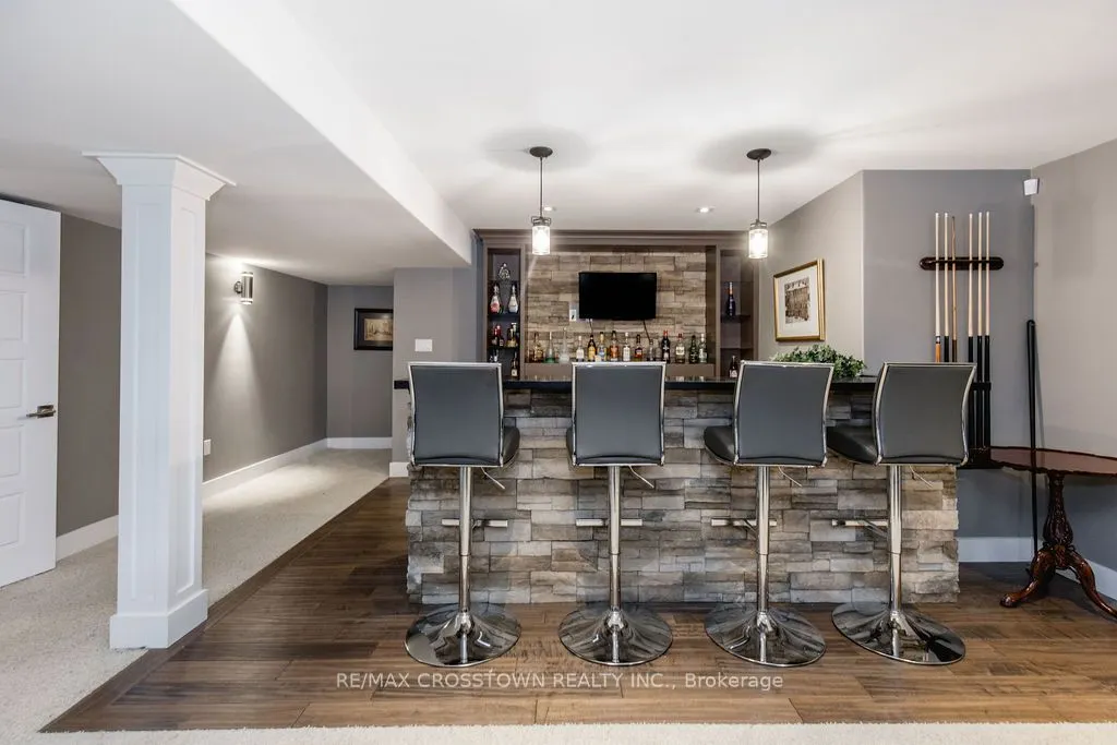 25 MENNILL Drive
