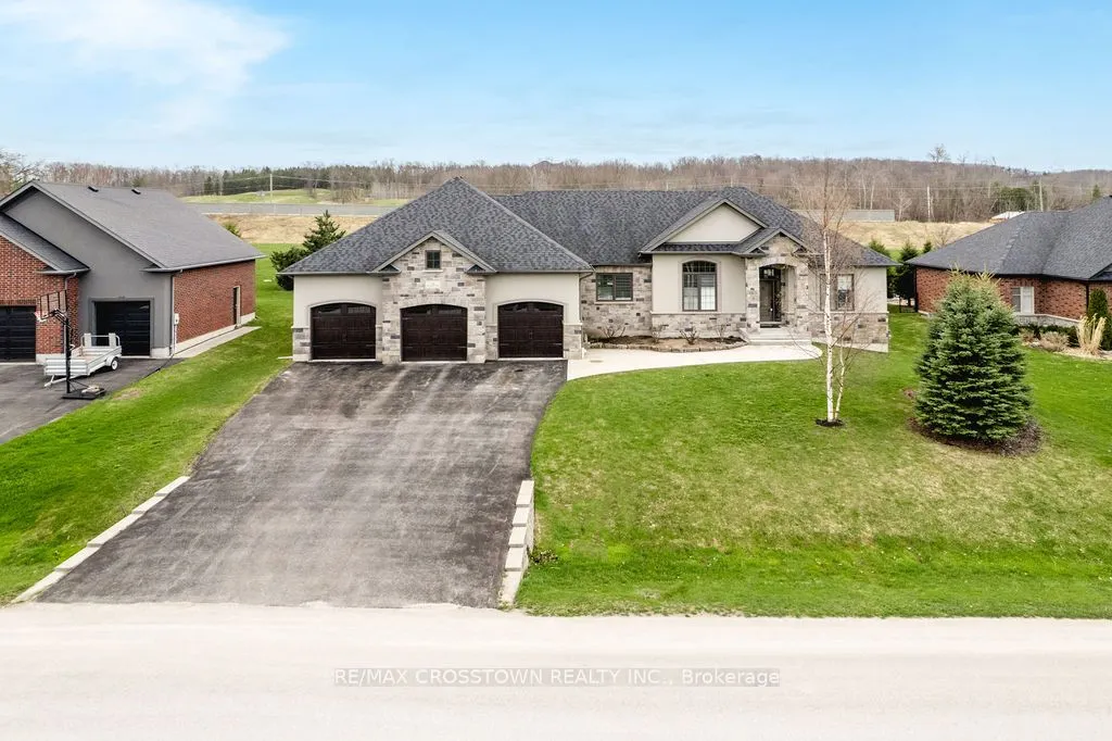 25 MENNILL Drive