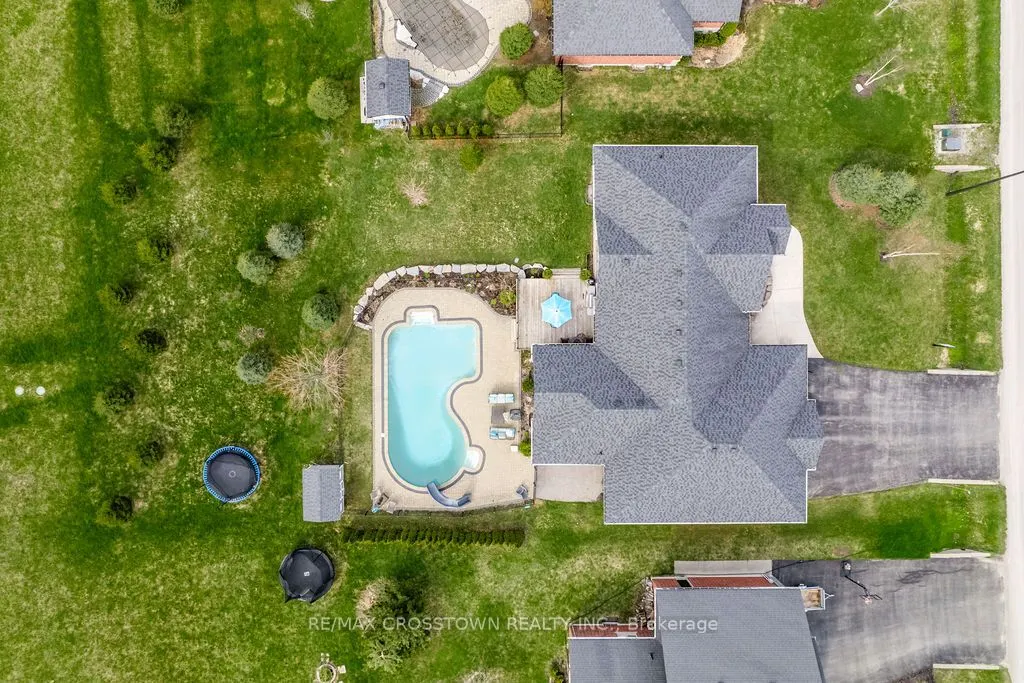 25 MENNILL Drive