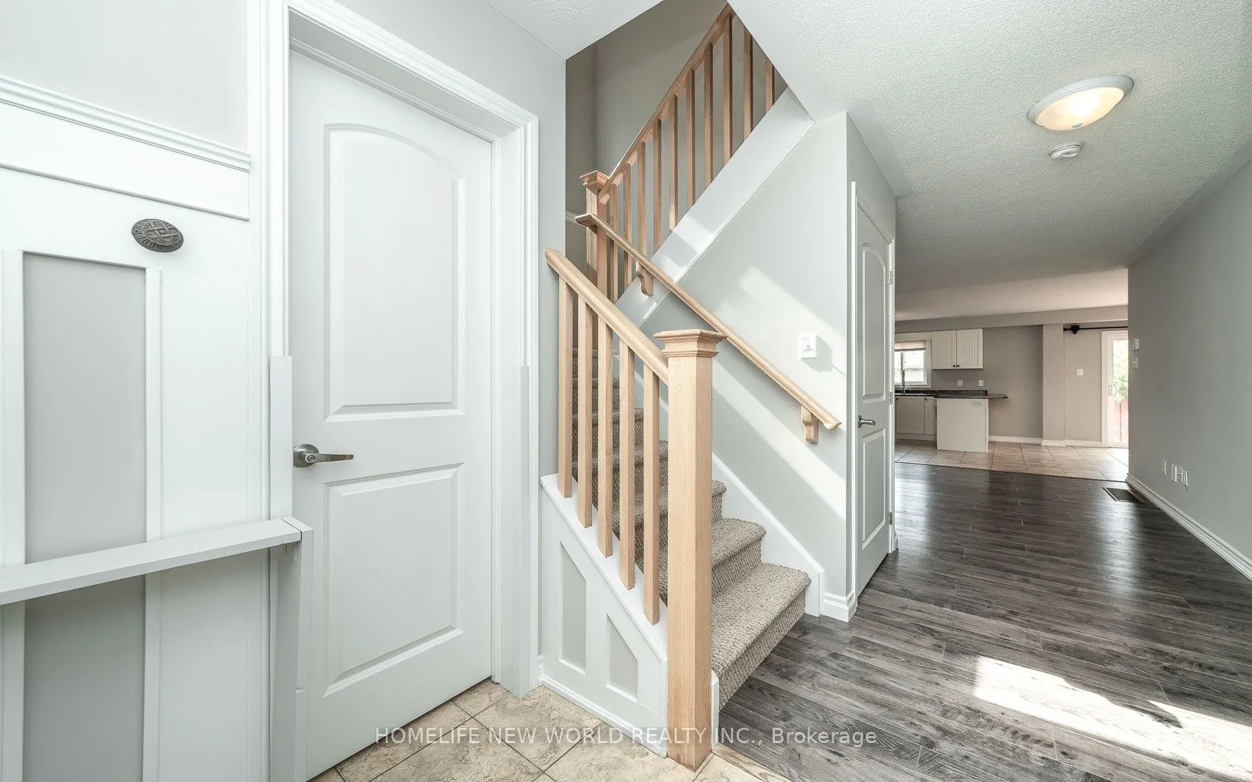 81 White Crescent