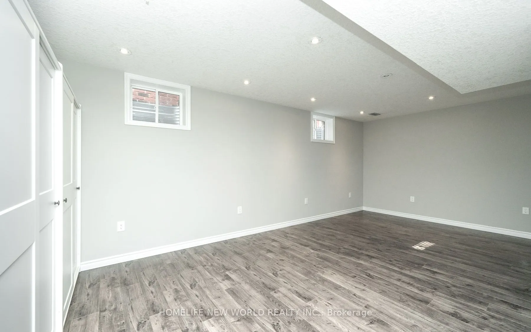 81 White Crescent