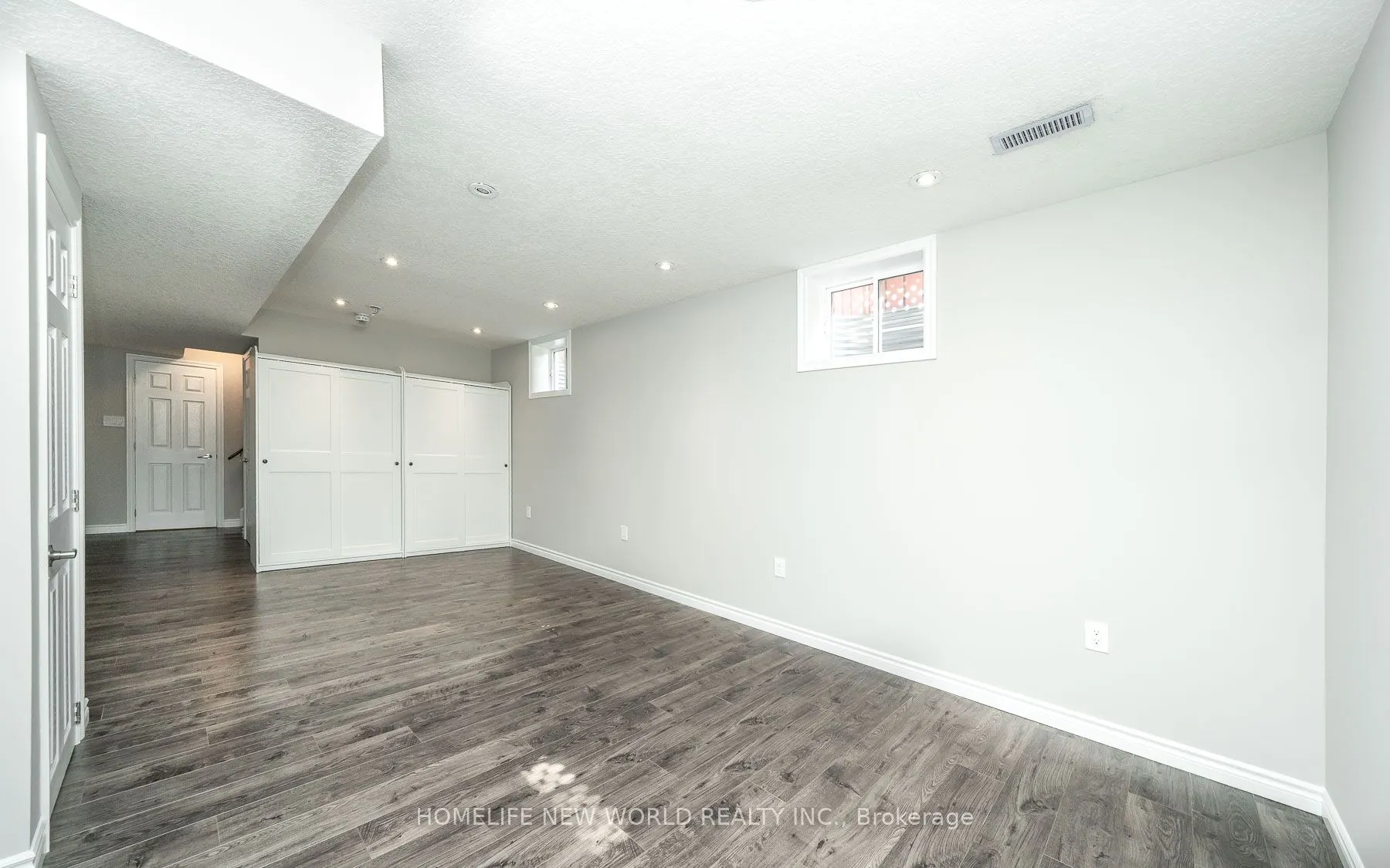 81 White Crescent