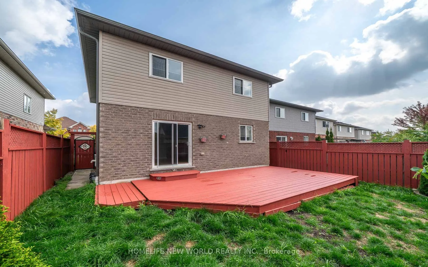 81 White Crescent