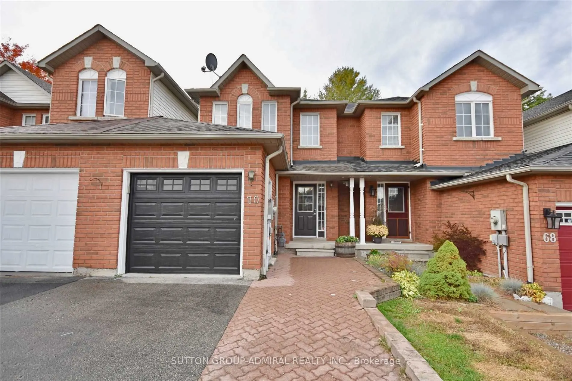 70 Hawthorne Crescent, #Upper