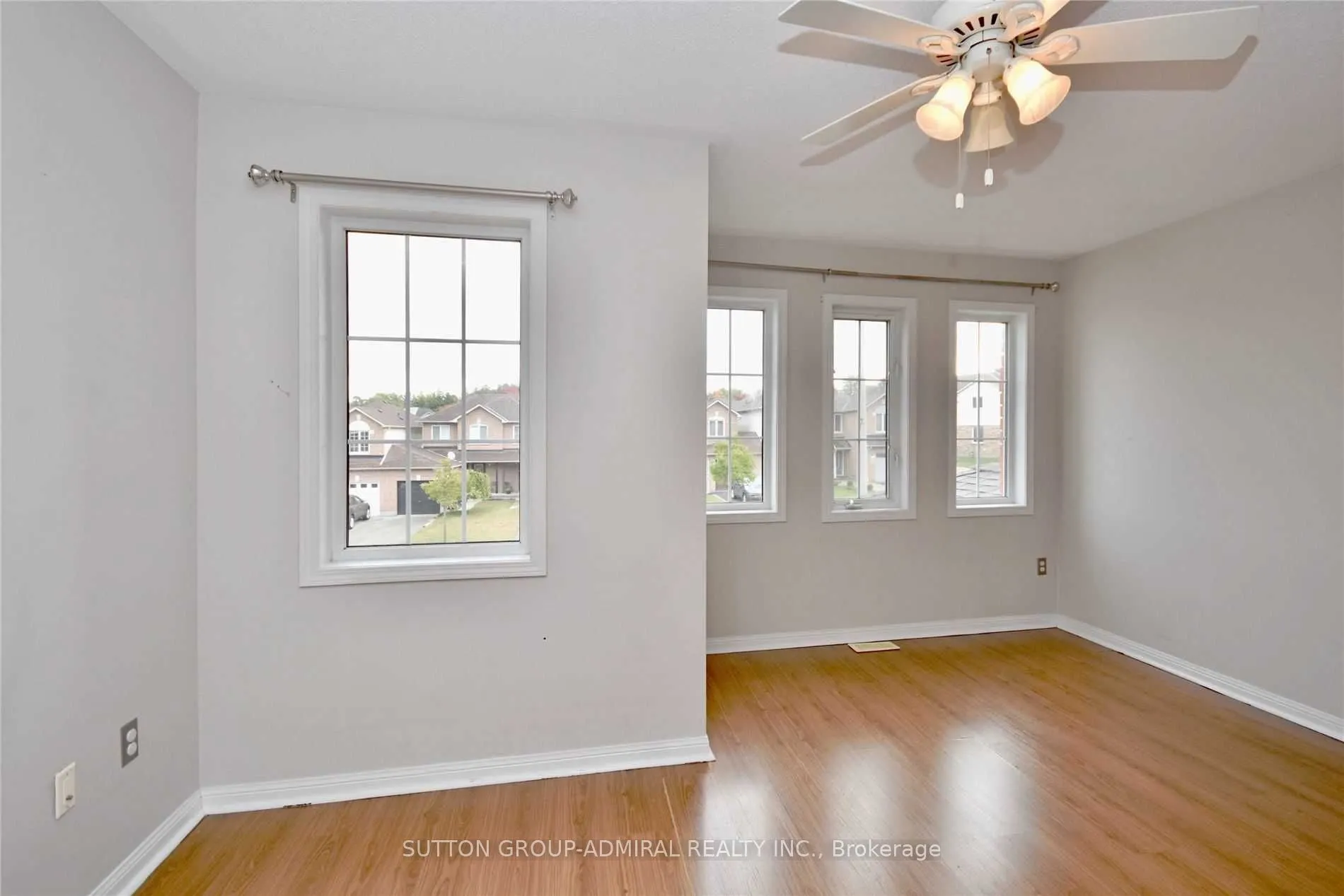 70 Hawthorne Crescent, #Upper