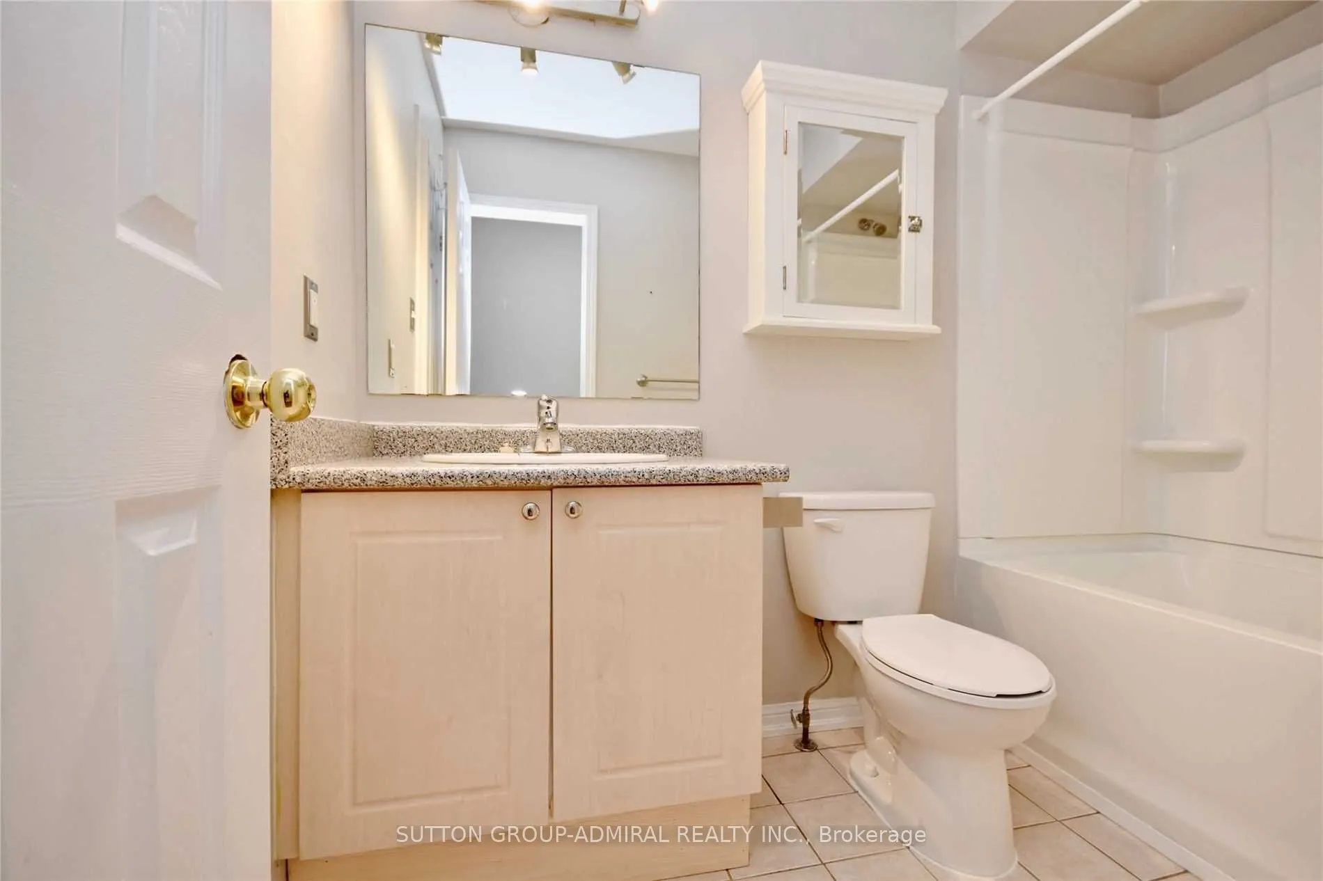 70 Hawthorne Crescent, #Upper