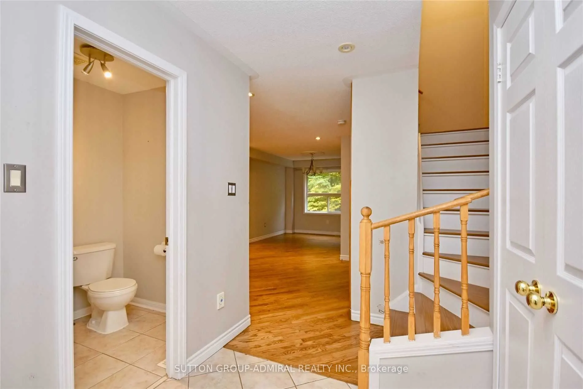 70 Hawthorne Crescent, #Upper