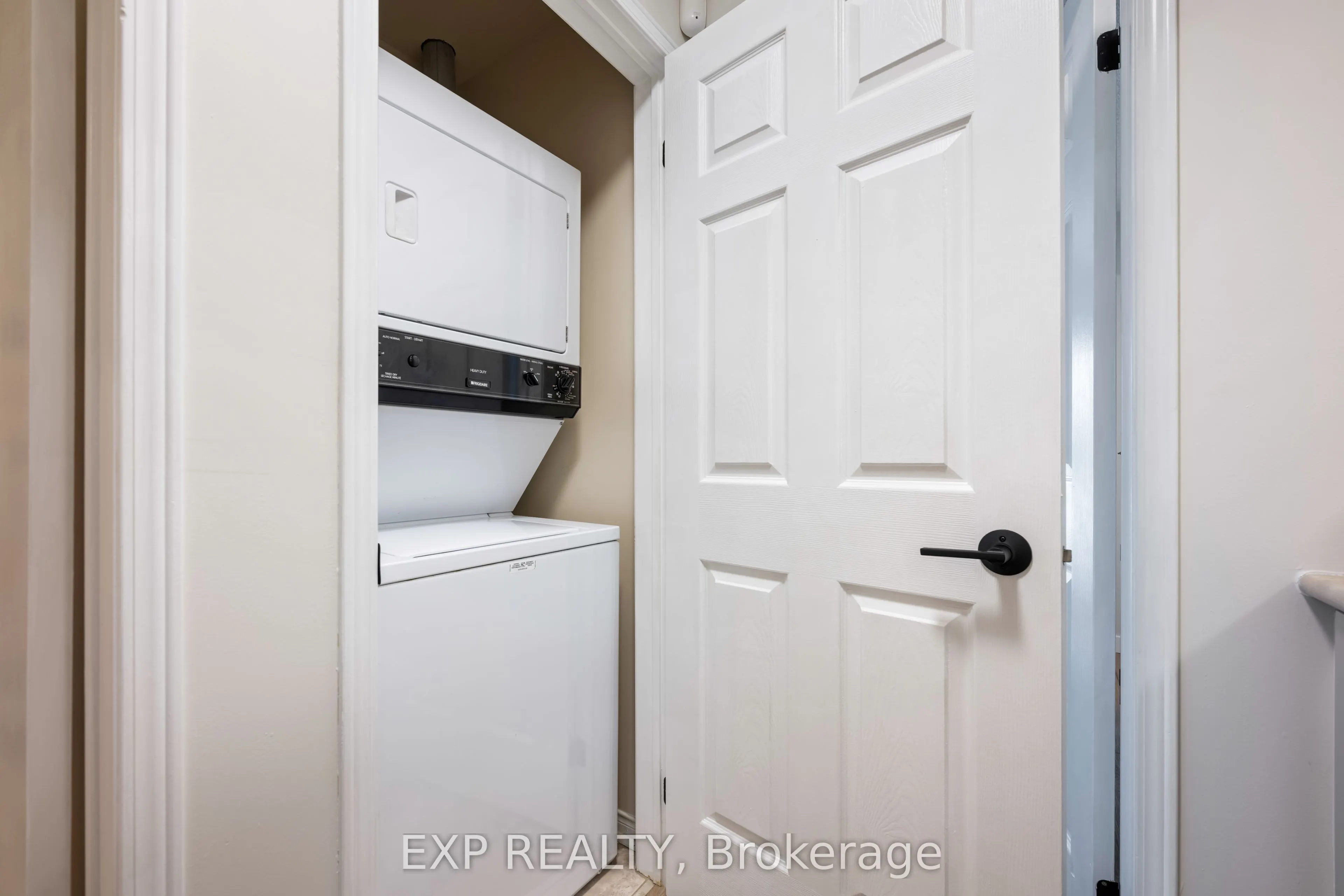 22 Cranberry Surf, #Call LBO