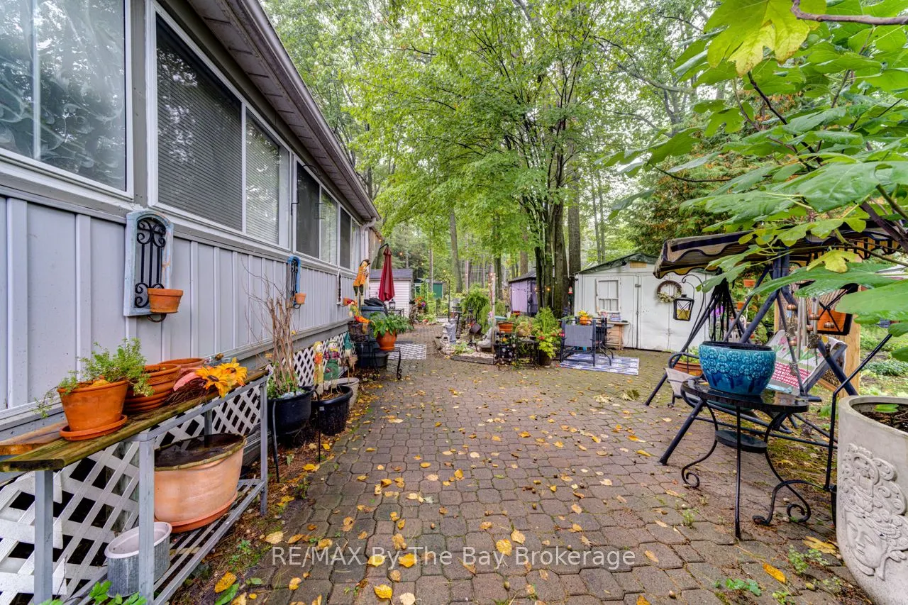 9 ALLEN Drive N