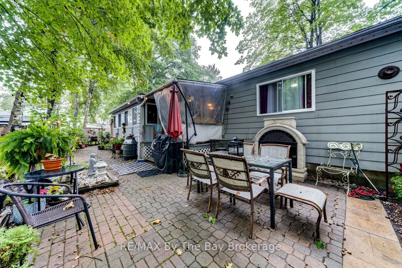 9 ALLEN Drive N