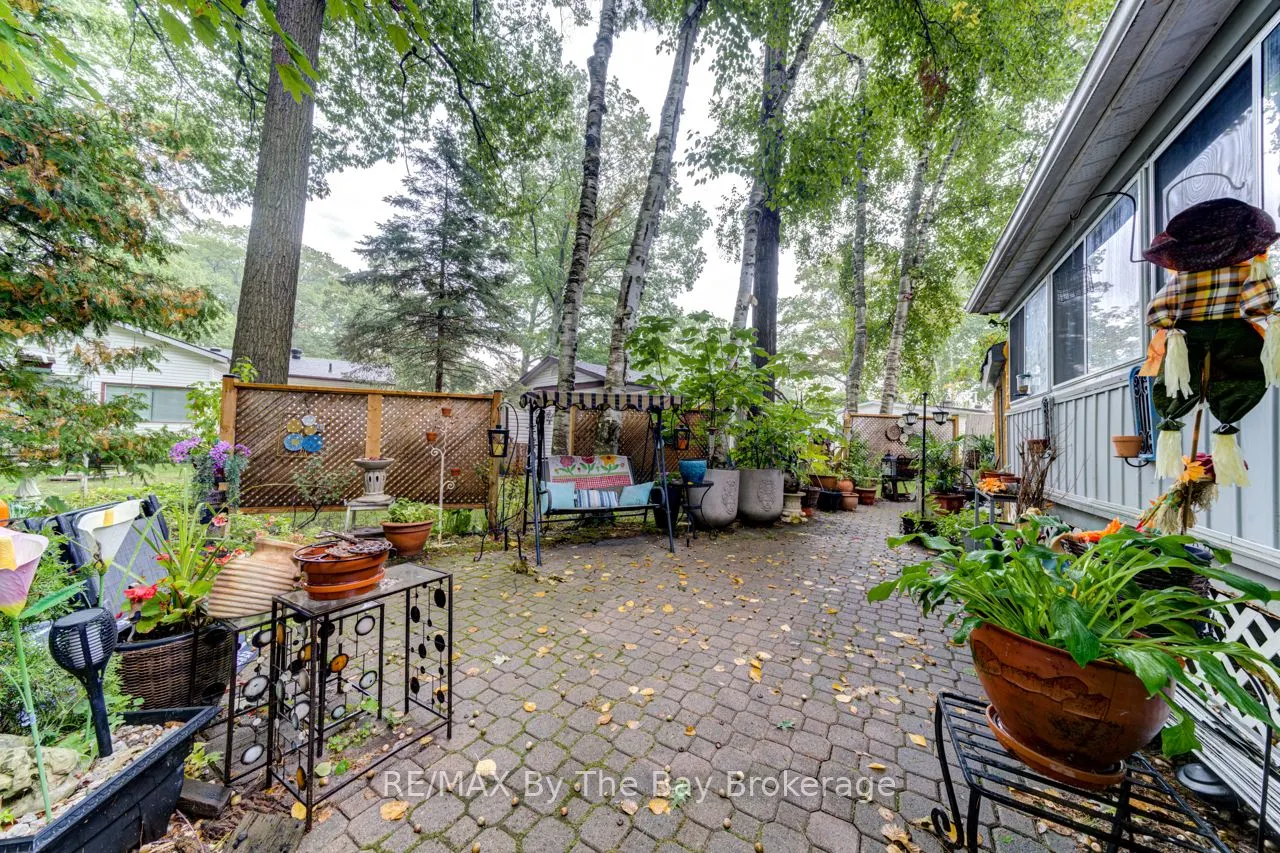 9 ALLEN Drive N