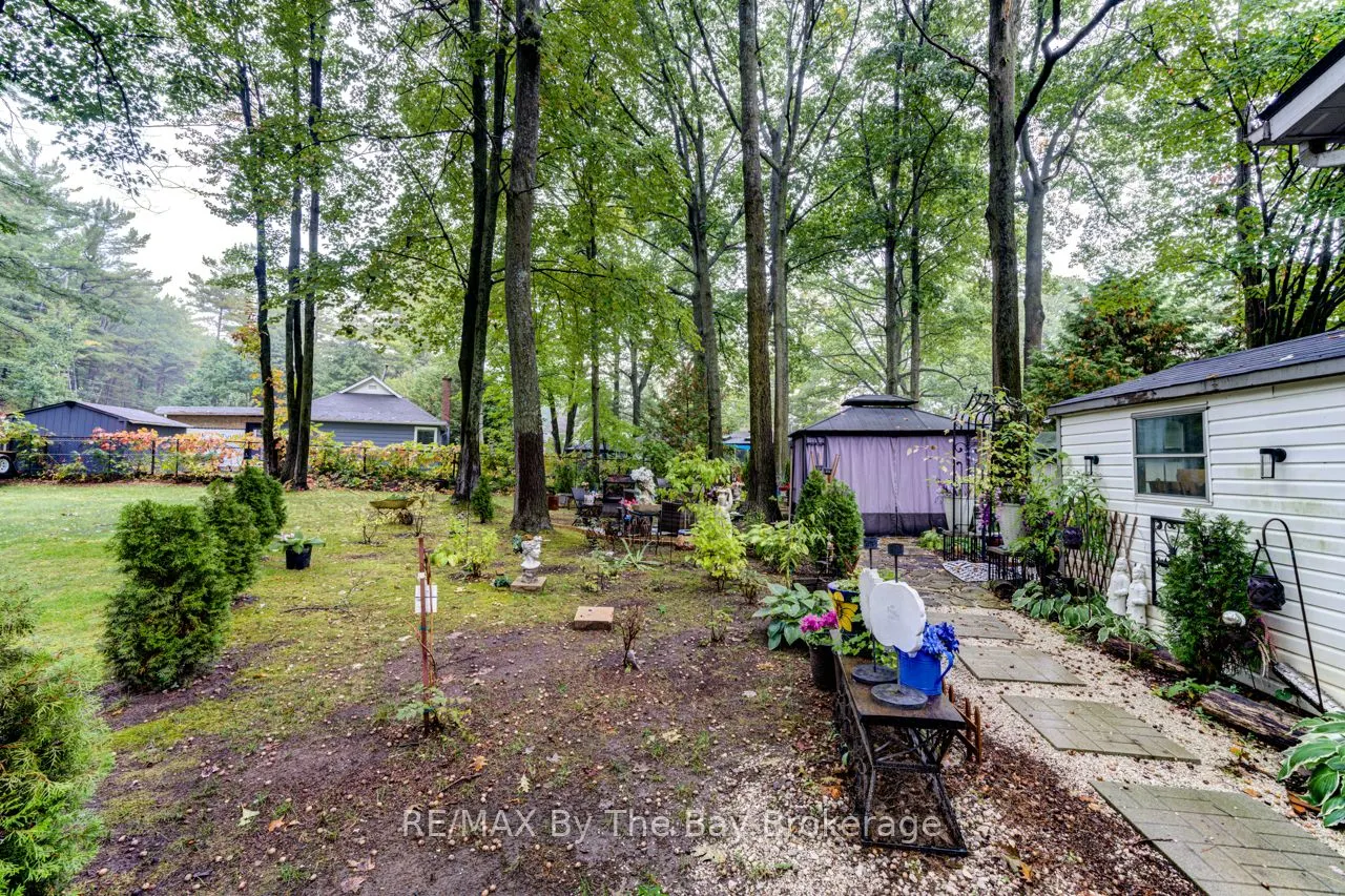 9 ALLEN Drive N