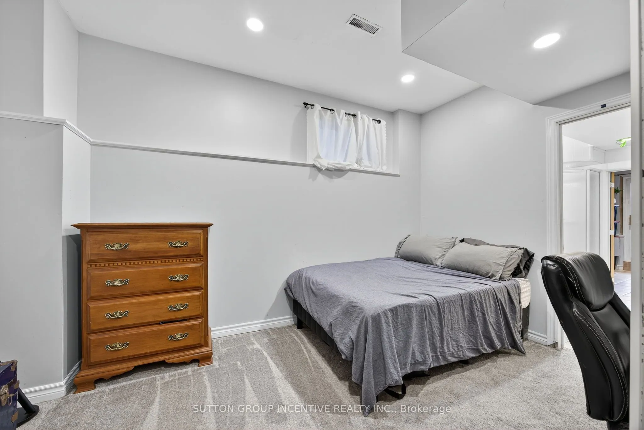 4 Dunnett Drive