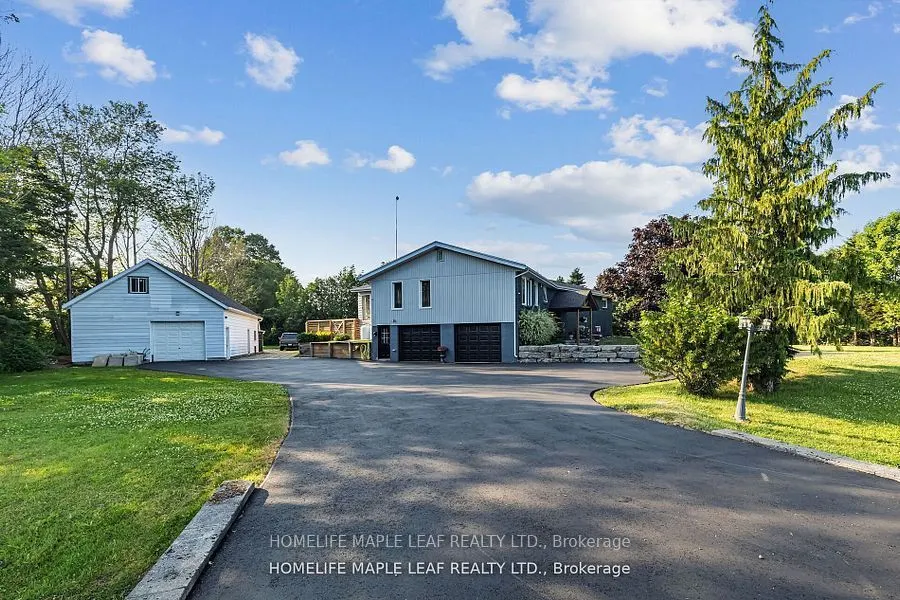 560 Concession 15 Road W