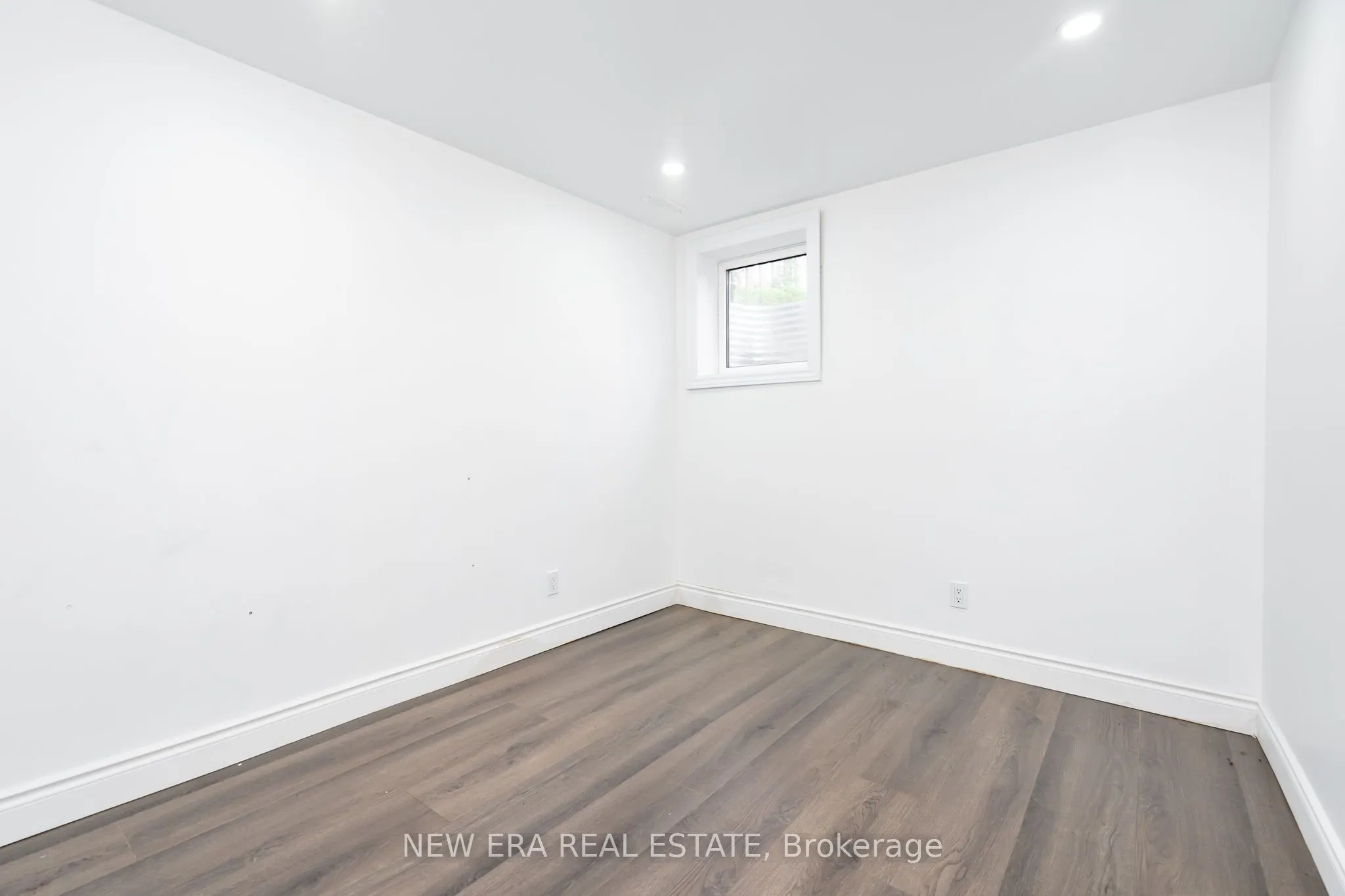 34 LAMPMAN Lane