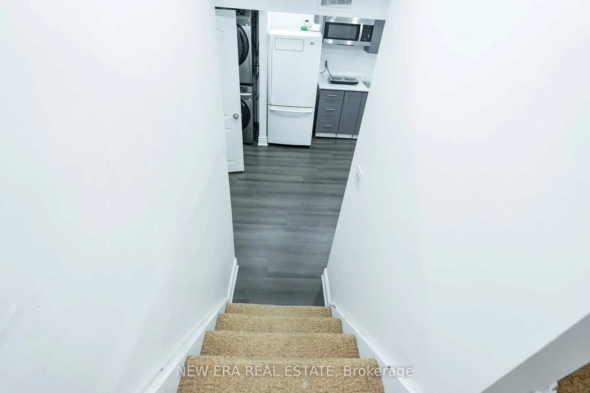 34 LAMPMAN Lane