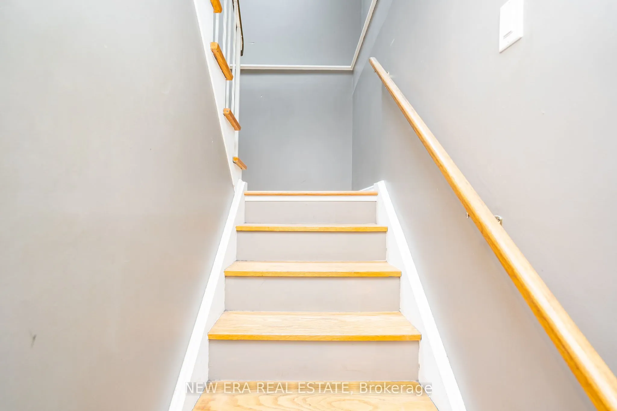 34 LAMPMAN Lane