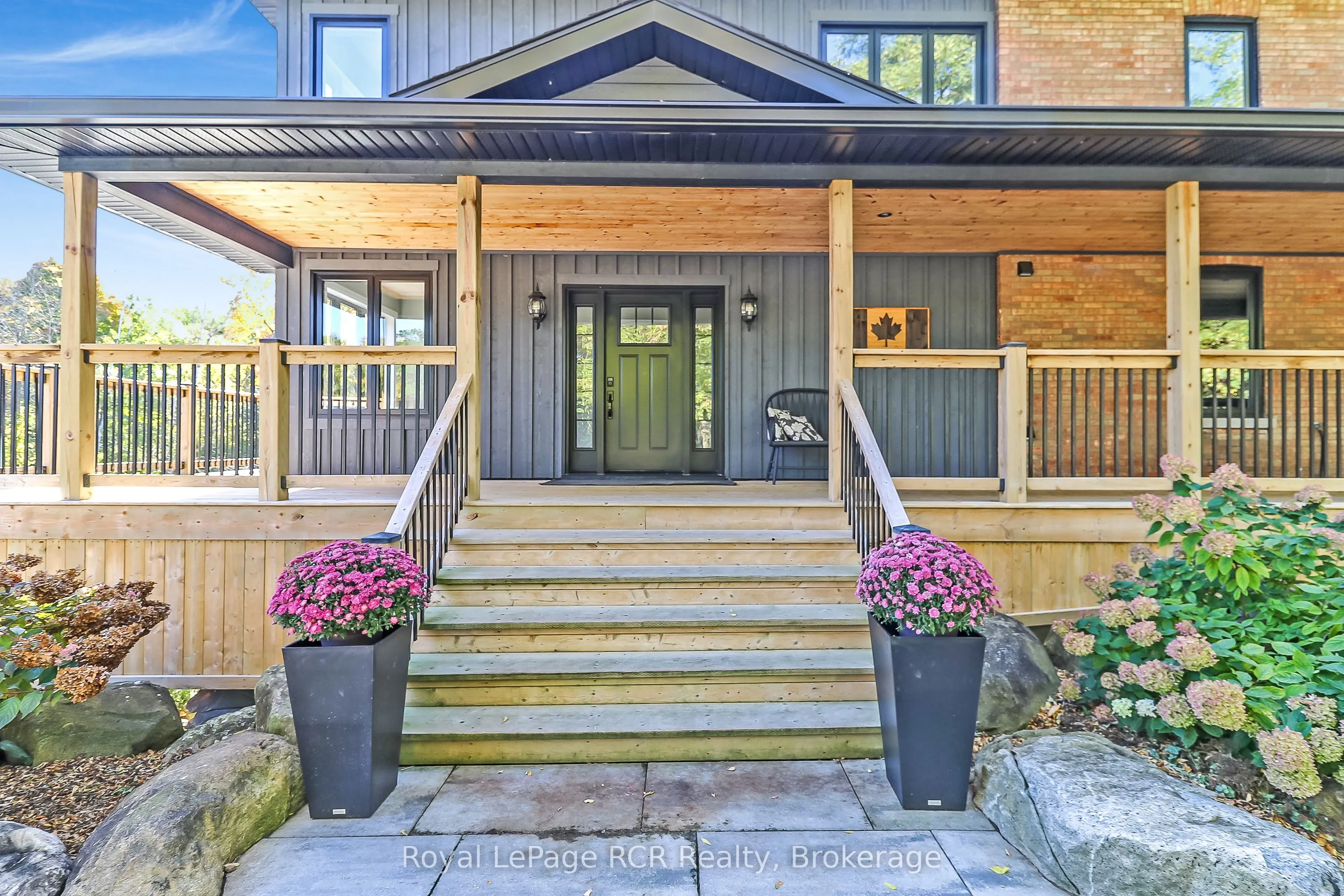 3 Holly Court