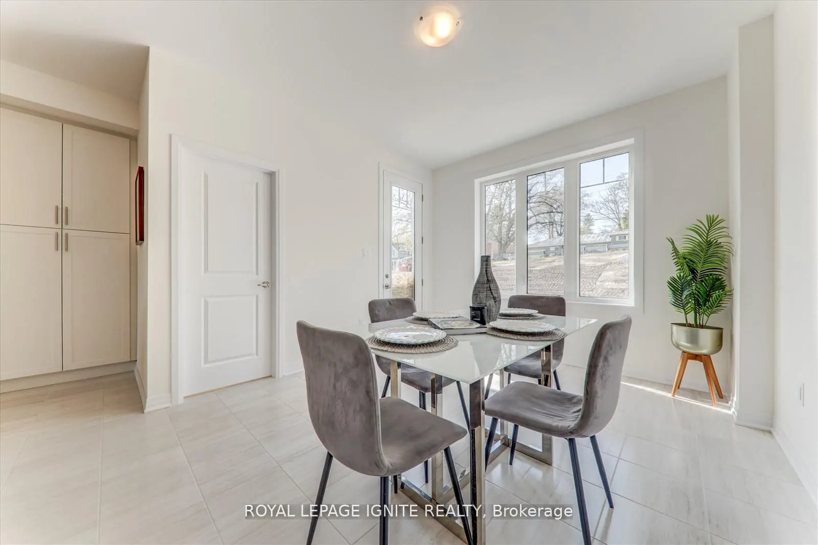 544 Hudson Crescent