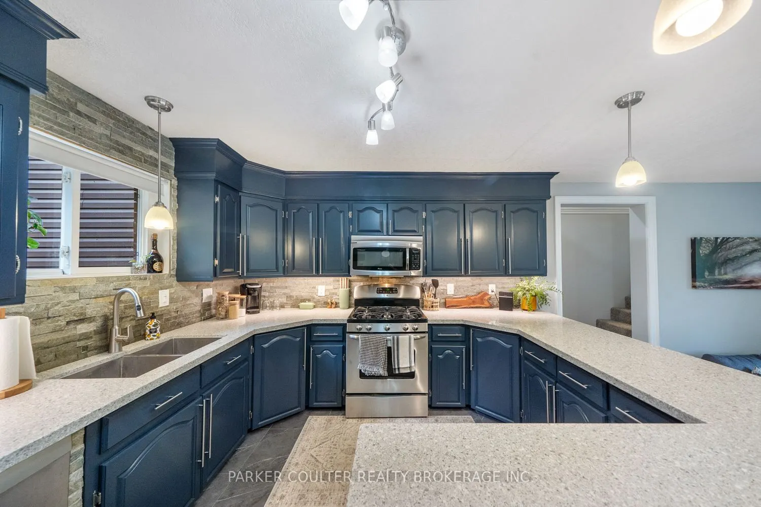 15 Mundy Avenue