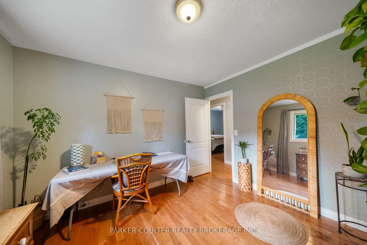 15 Mundy Avenue
