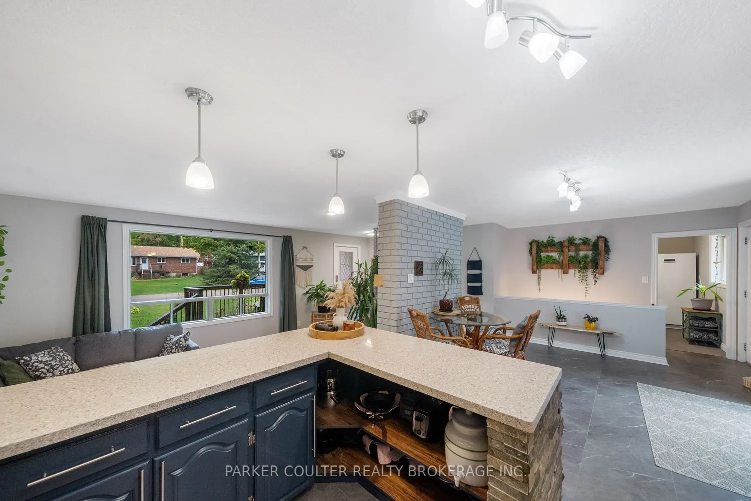 15 Mundy Avenue