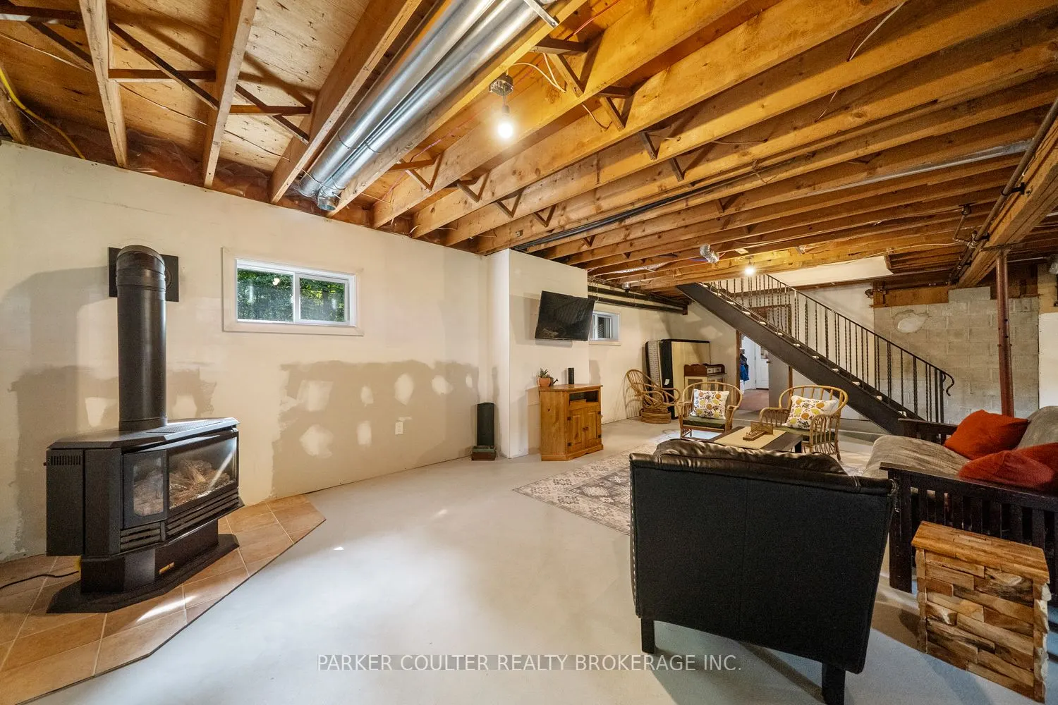 15 Mundy Avenue