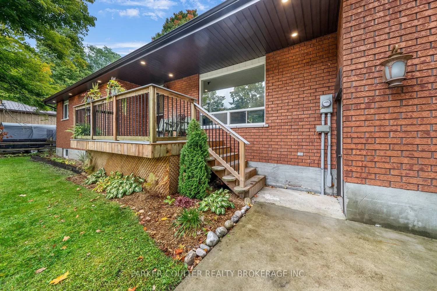 15 Mundy Avenue