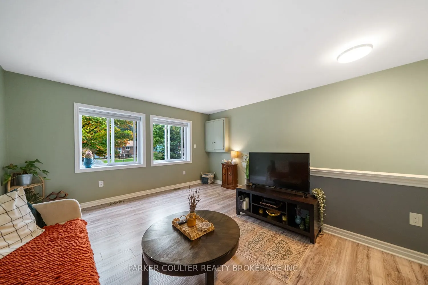 15 Mundy Avenue
