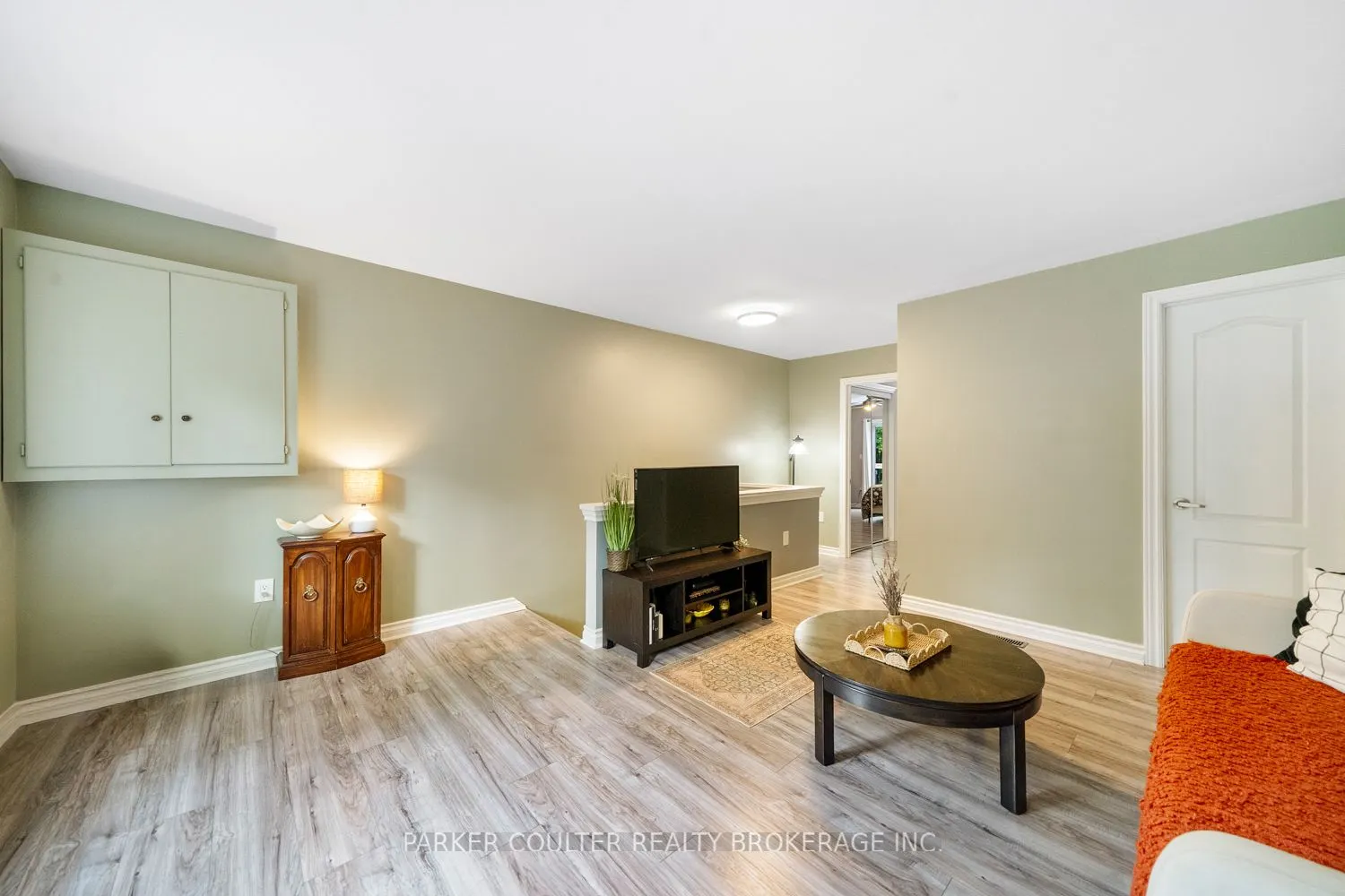 15 Mundy Avenue
