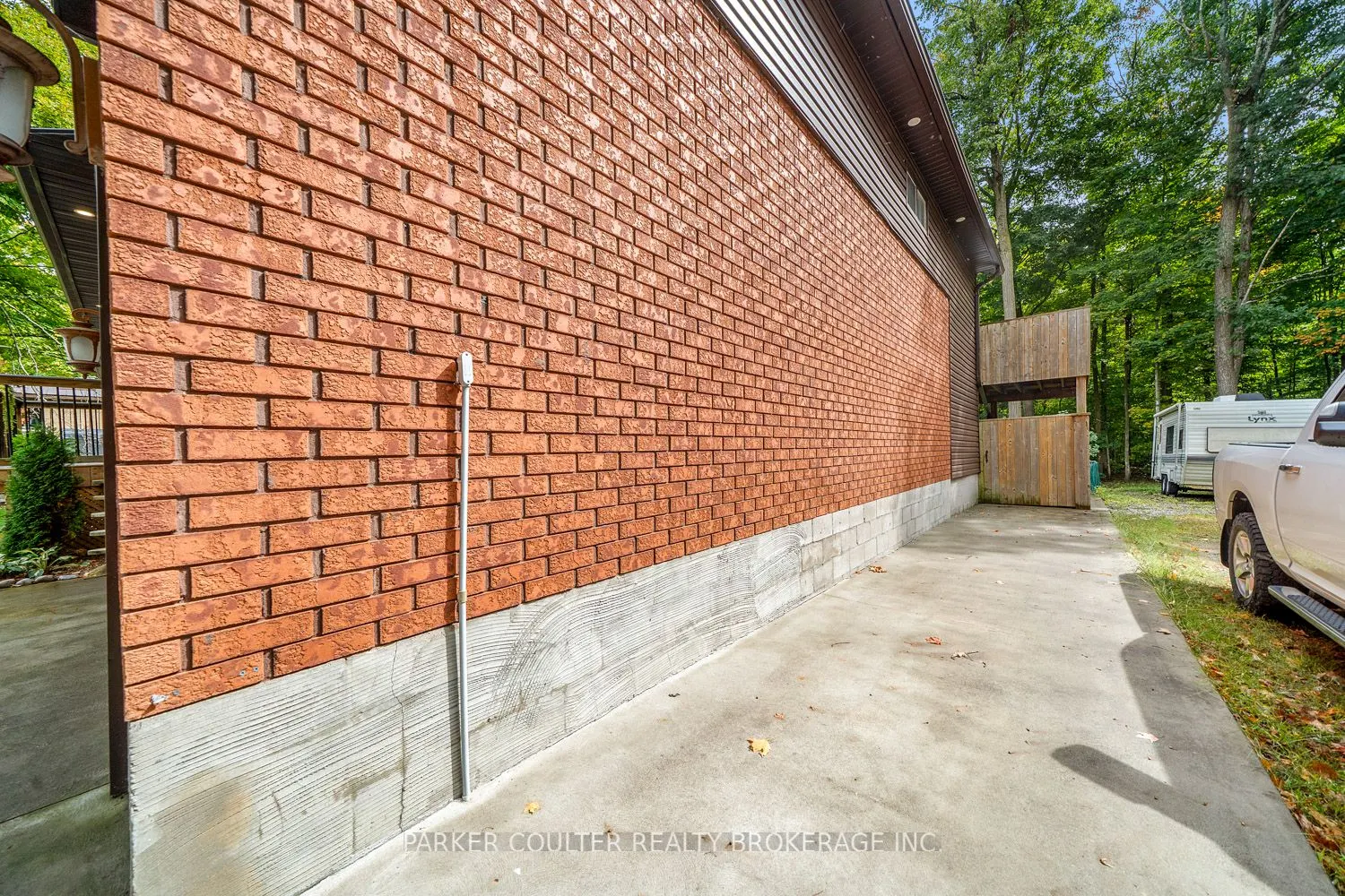 15 Mundy Avenue