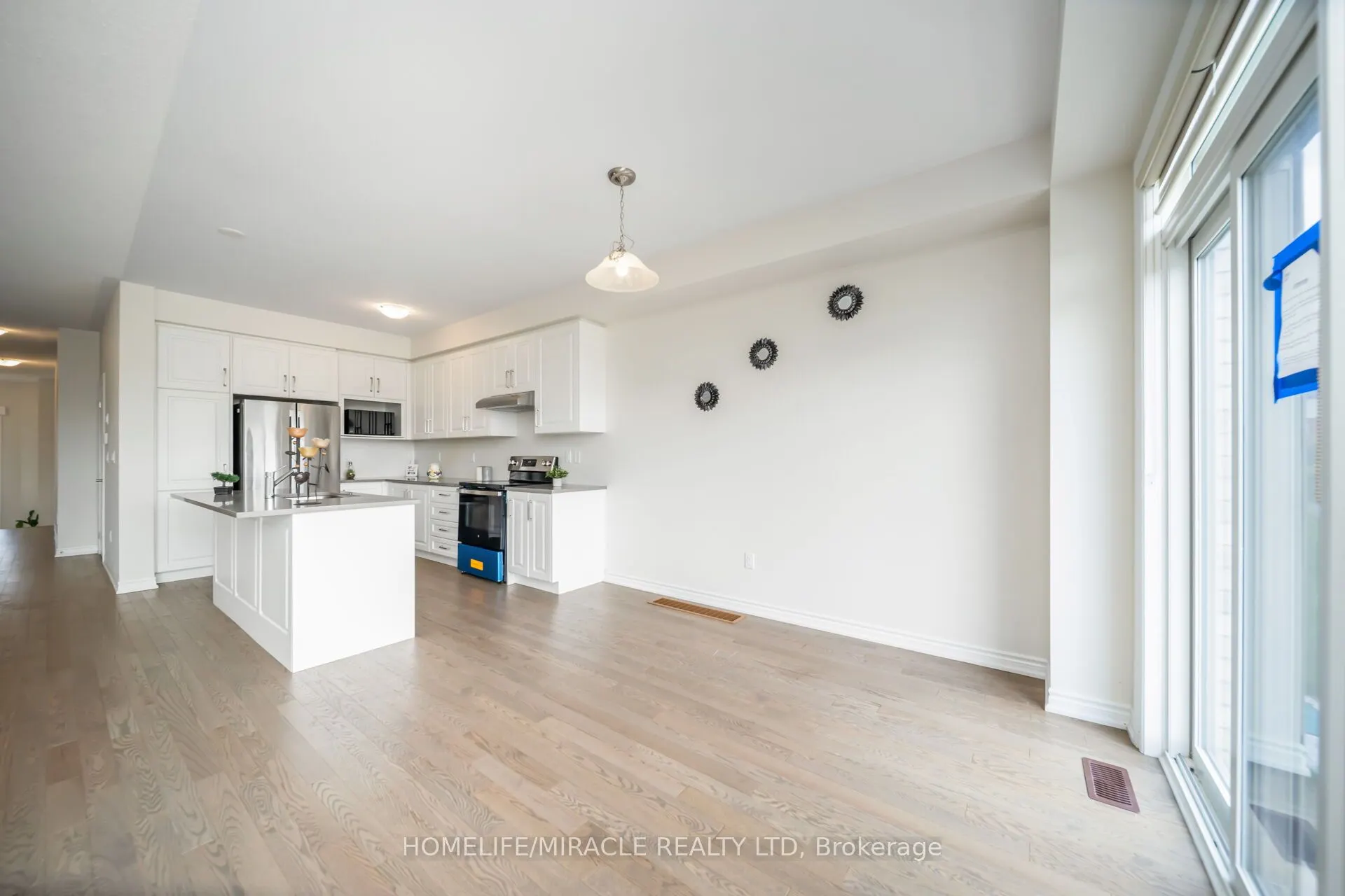 64 Phoenix Boulevard