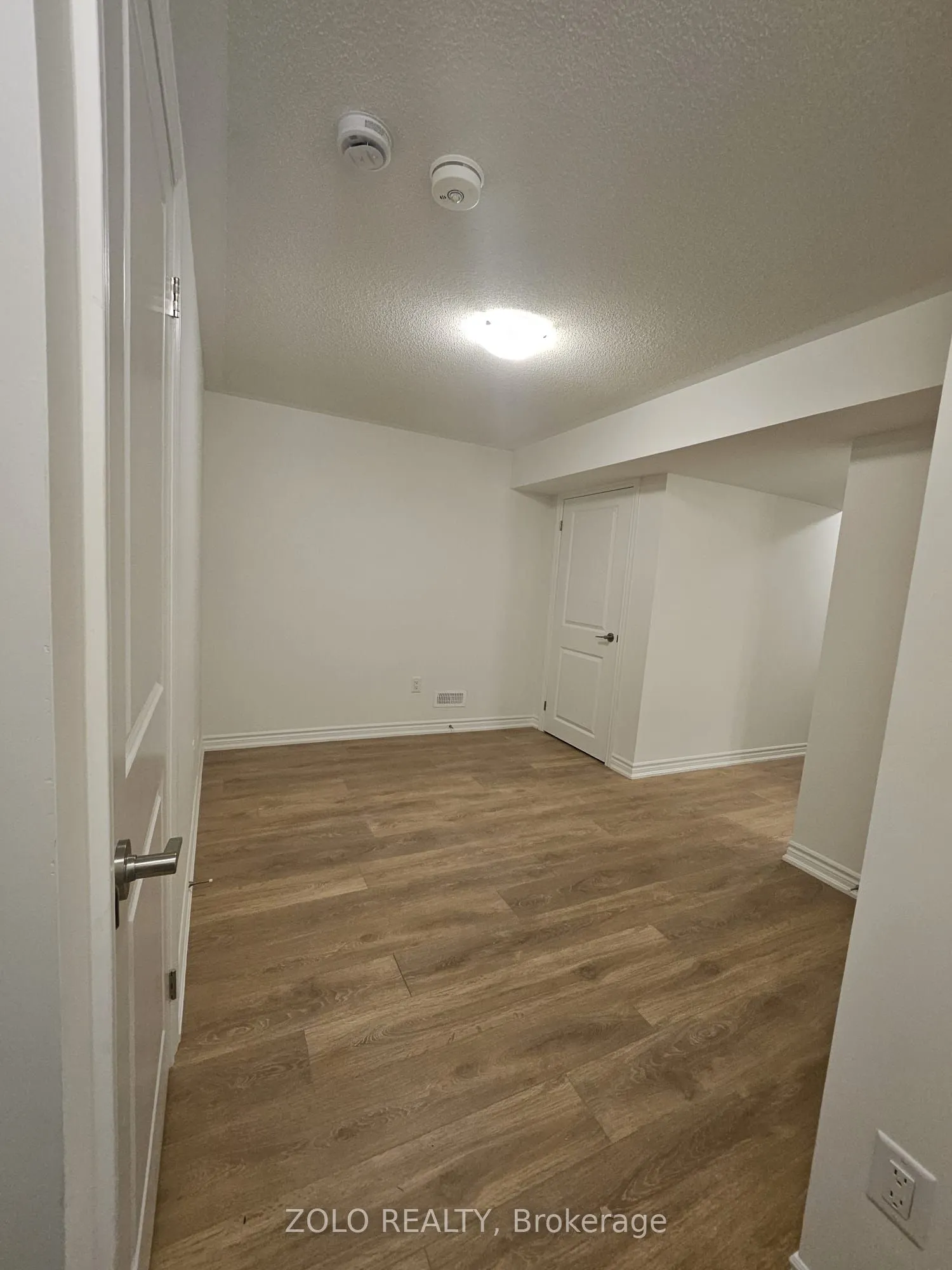100 West Oak Trail, #Lower